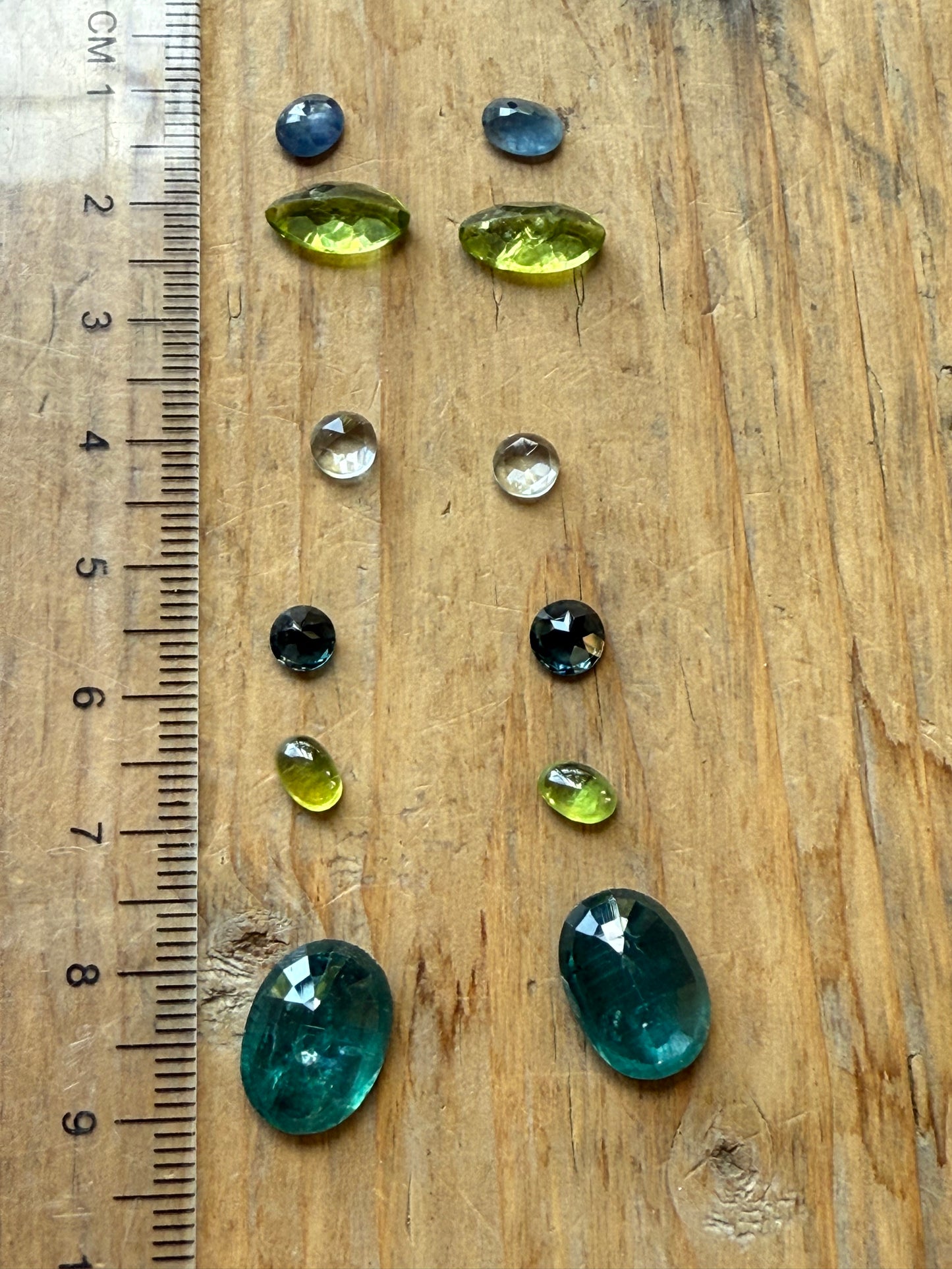 Gemstone Collection 500: Kyanite faceted, Peridot, Aquamarine, Blue Sapphire, London Blue Topaz - 22 CT