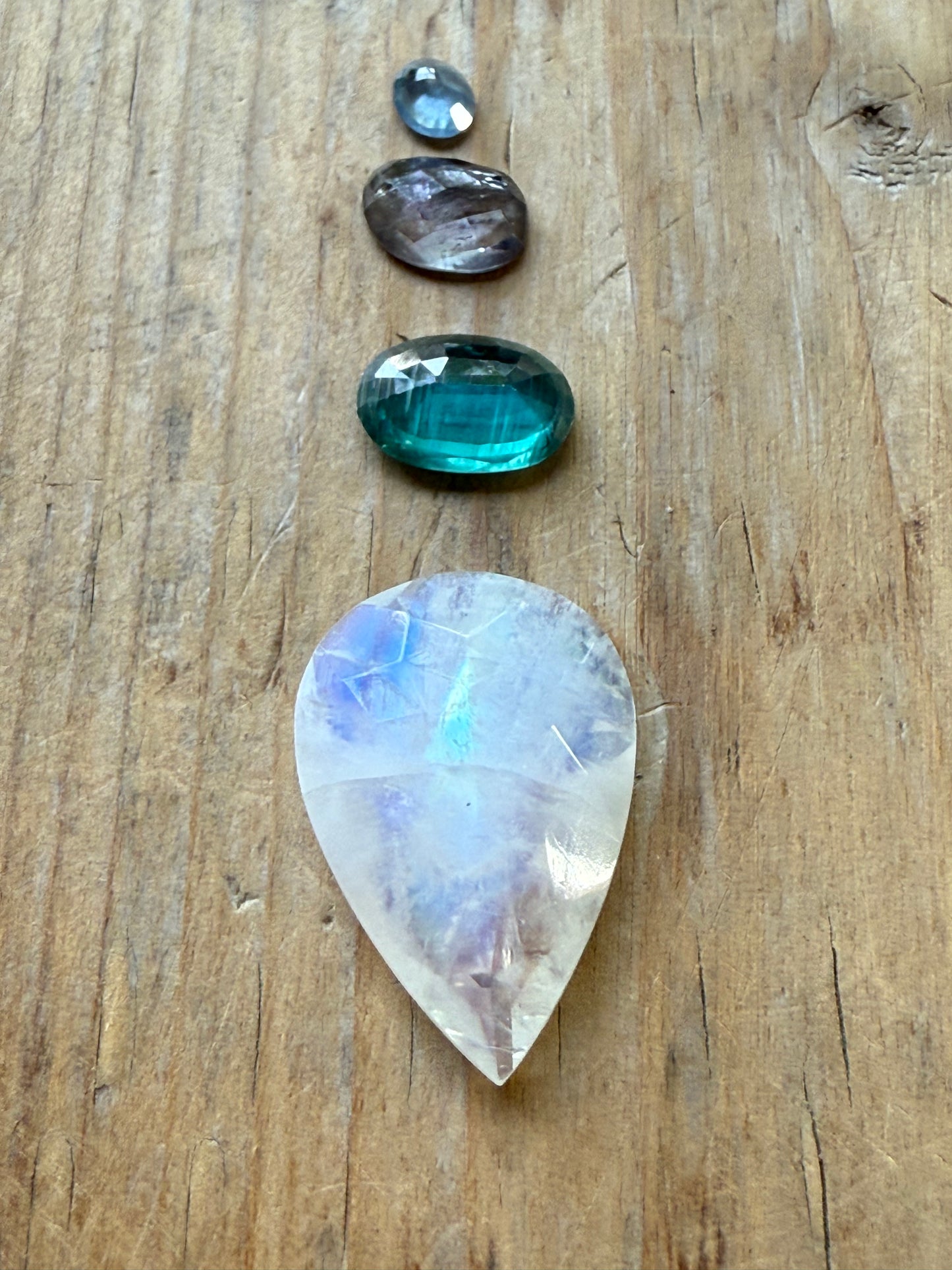 Gemstone Collection 502: Moonstone, Kyanite, Rainbow Tourmaline, Blue Sapphire - 23 CT