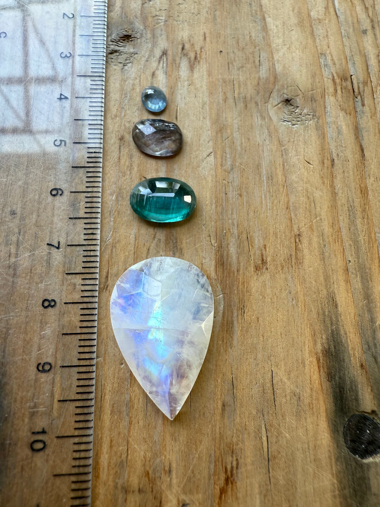 Gemstone Collection 502: Moonstone, Kyanite, Rainbow Tourmaline, Blue Sapphire - 23 CT