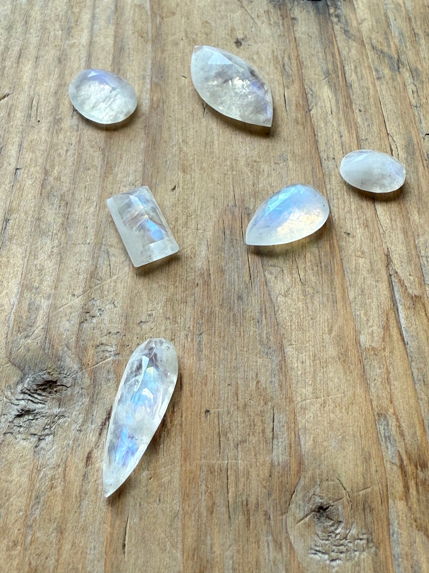 Gemstone Collection 504: Moonstone, Kyanite, Rainbow Tourmaline, Blue Sapphire - 27 CT