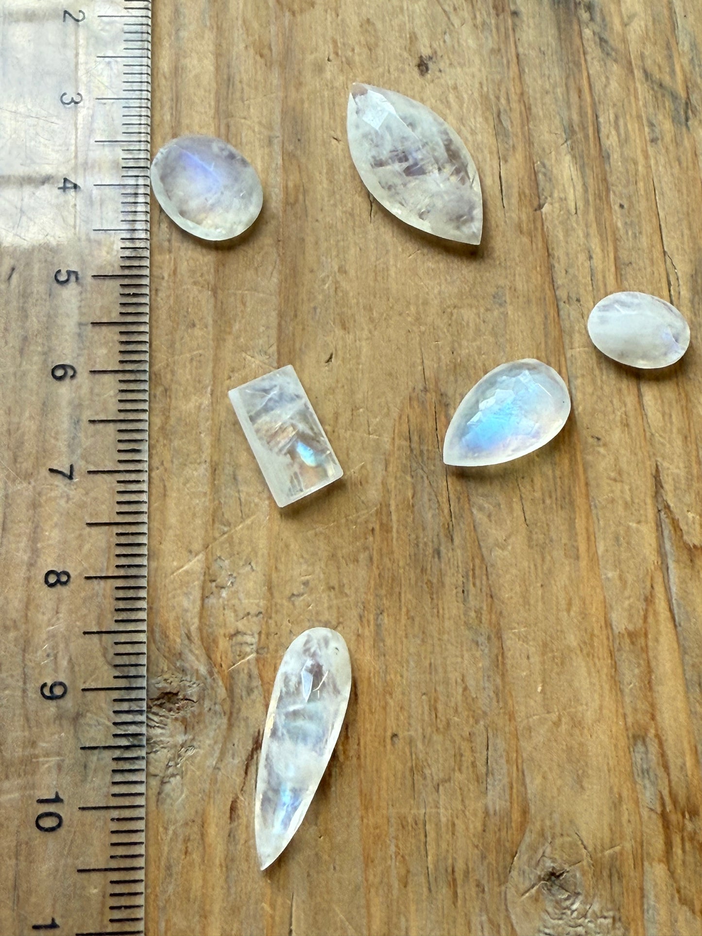 Gemstone Collection 504: Moonstone, Kyanite, Rainbow Tourmaline, Blue Sapphire - 27 CT