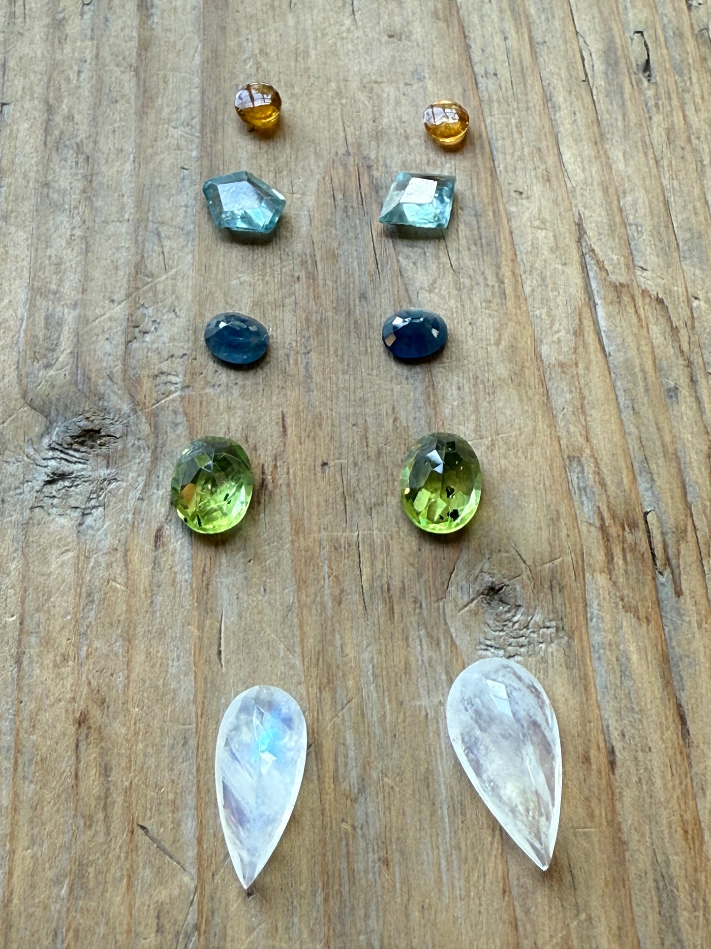 Gemstone Collection 511: Moonstone, Peridot, Rainbow Tourmaline, Blue Topaz, Blue Zircon - 16 CT