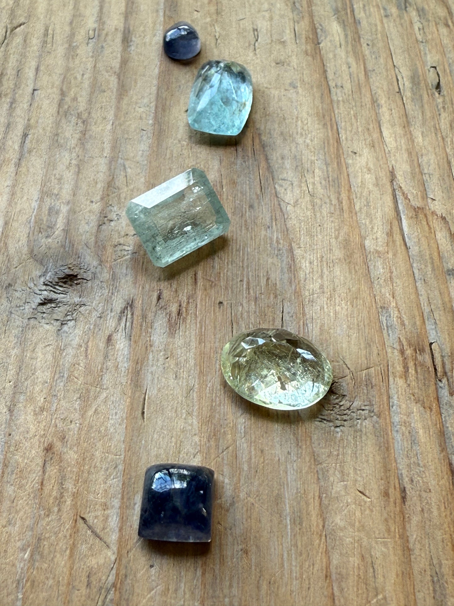 Gemstone Collection 516: Mixed Beryl, Iolite - 25 CT