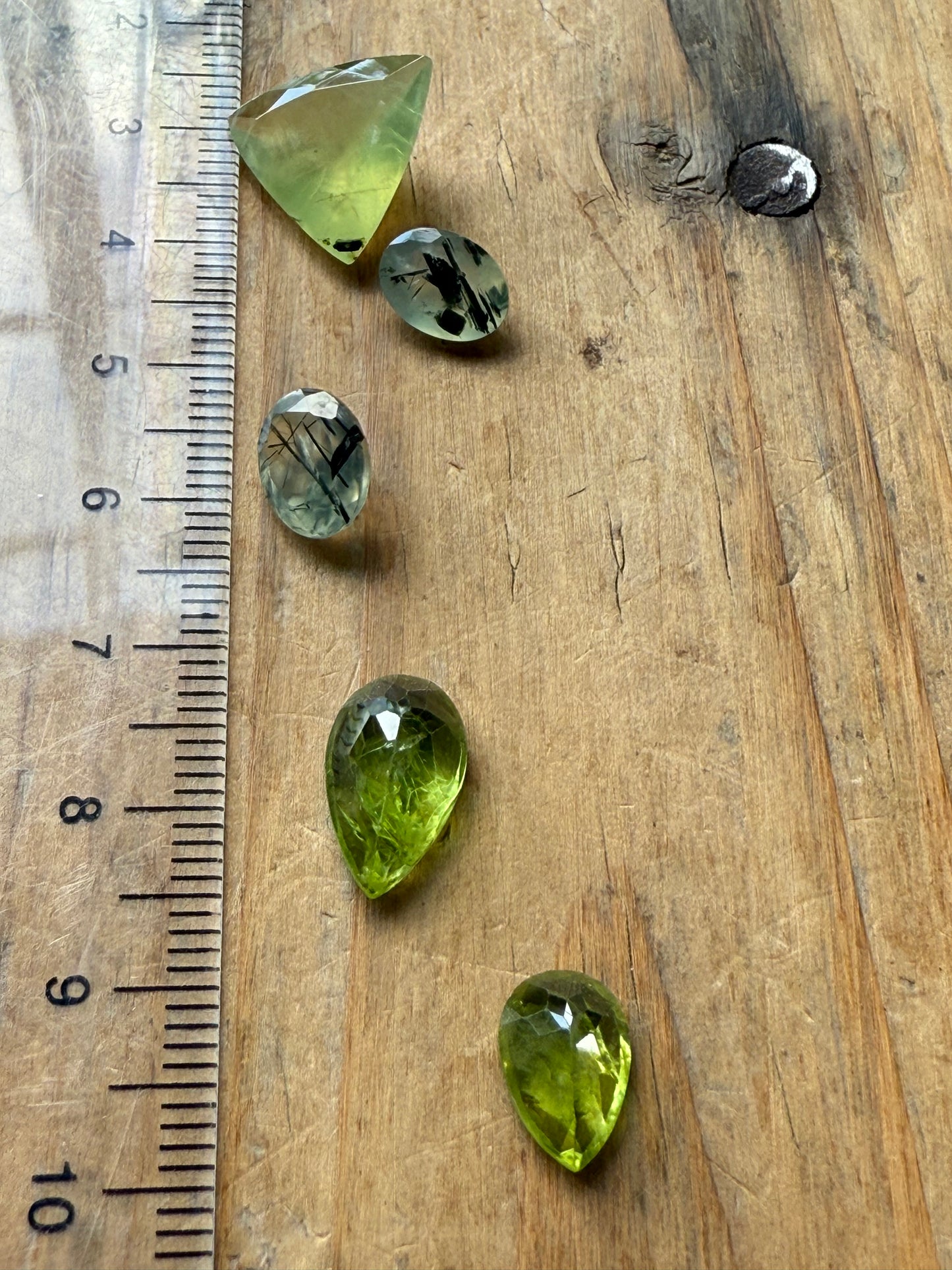 Gemstone Collection 524: Peridot Faceted, Prehnite, Peridot - 18 CT