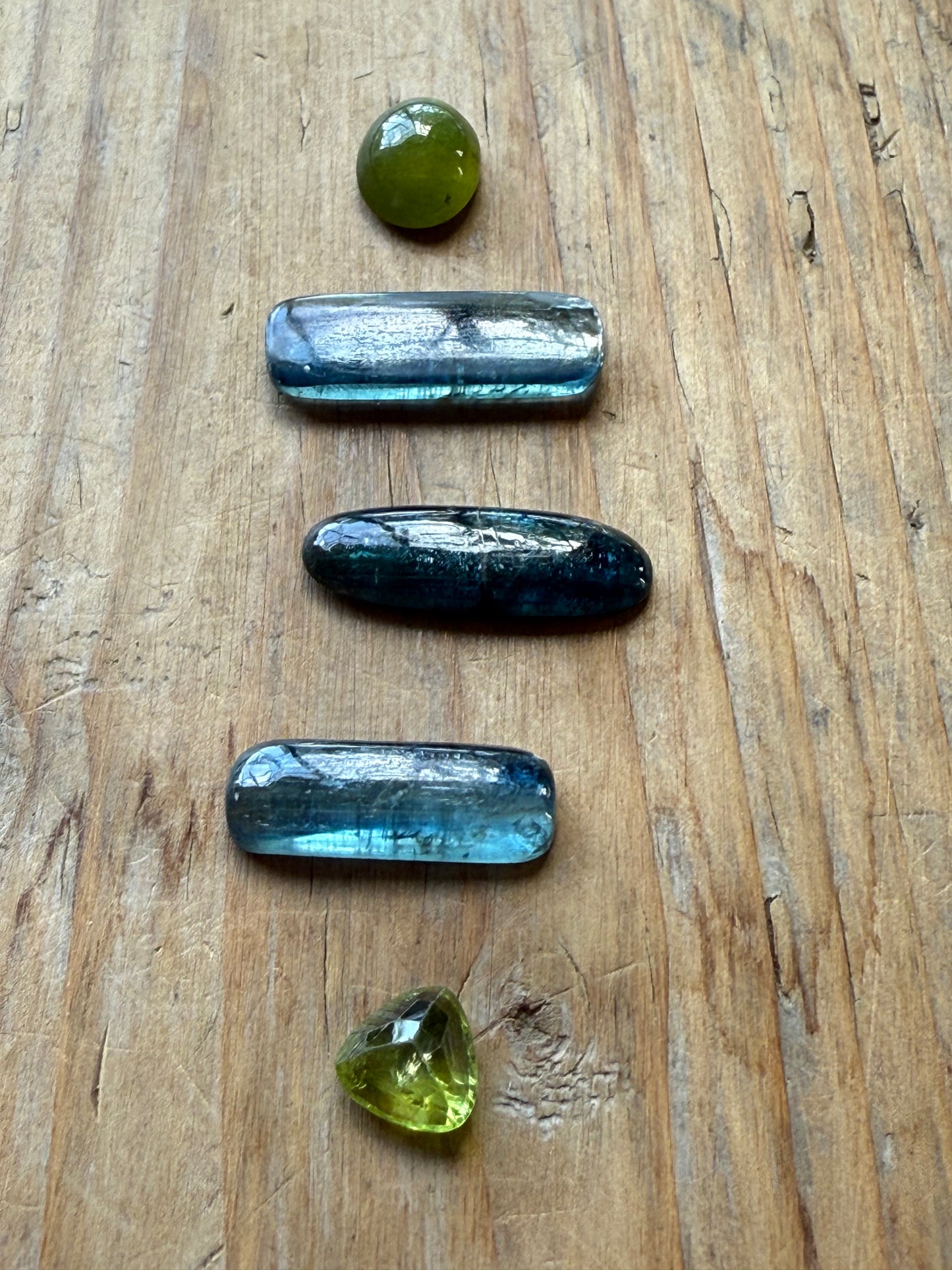 Gemstone Collection 528: Kyanite, Peridot - 28 CT