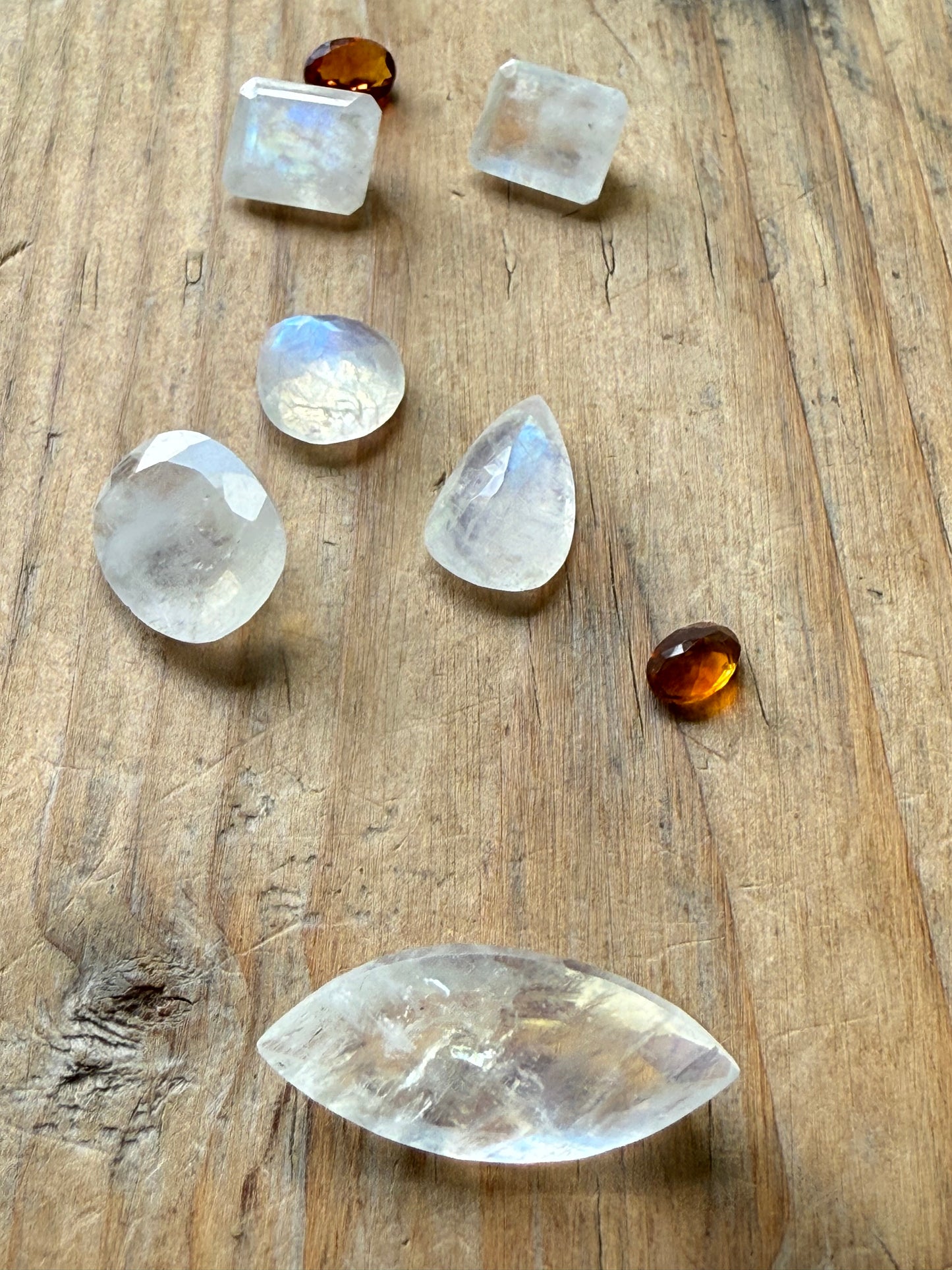 Gemstone Collection 535: Moonstones, Citrine - 29 CT