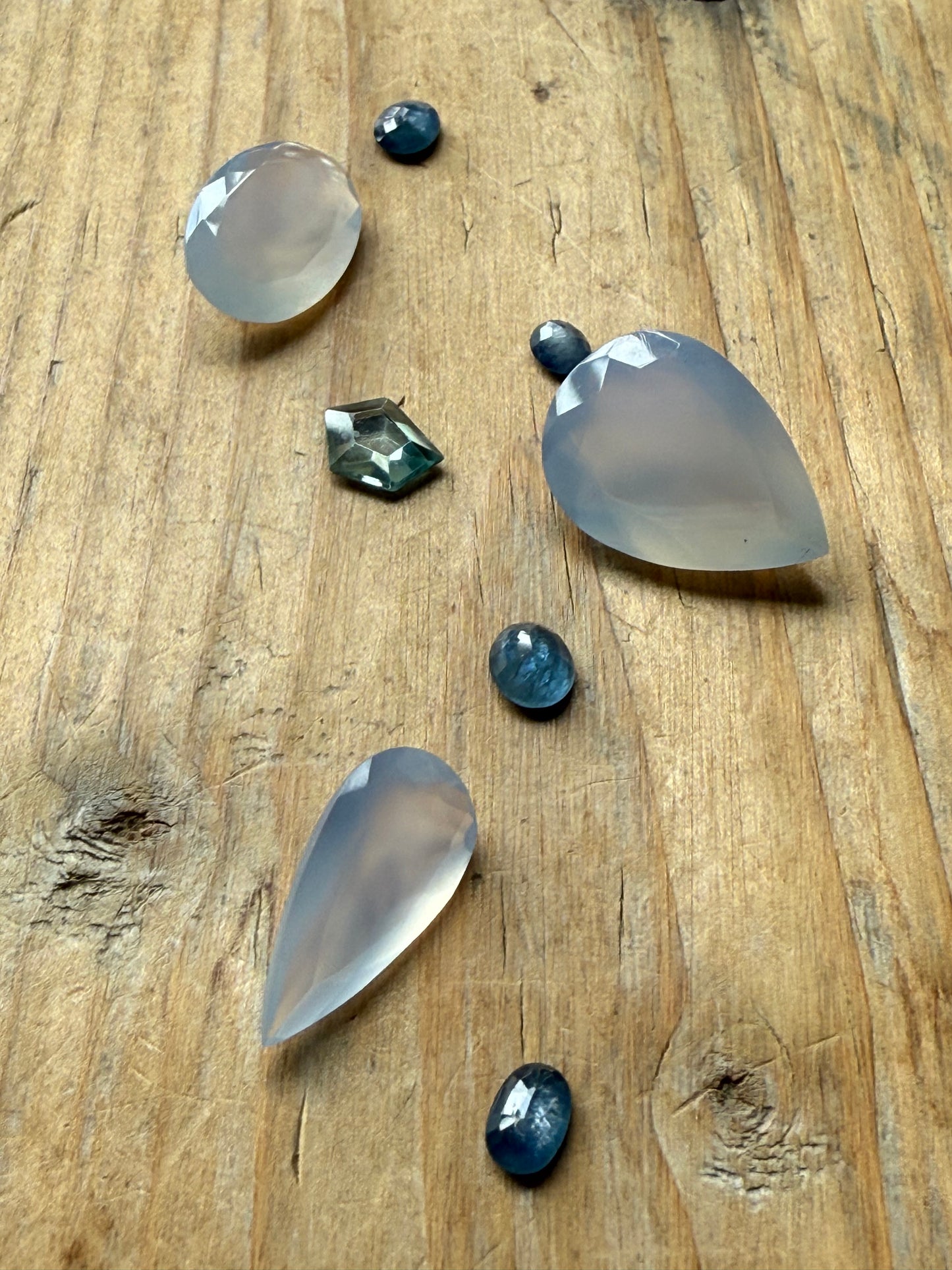 Gemstone Collection 547: Moonstone, Blue Sapphire, Blue Zircon - 26 CT