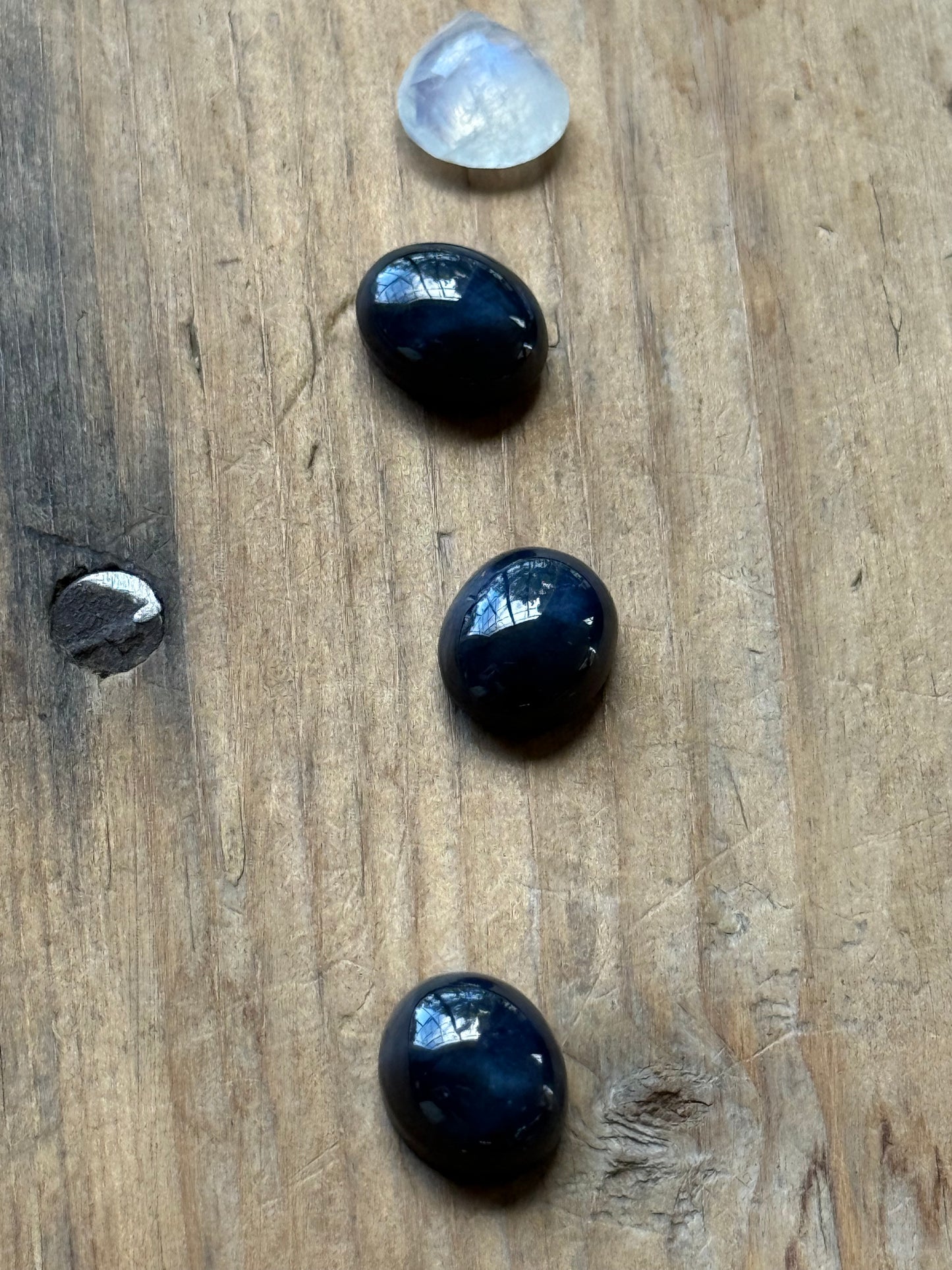 Gemstone Collection 549: Star Sapphire, Moonstone - 28 CT