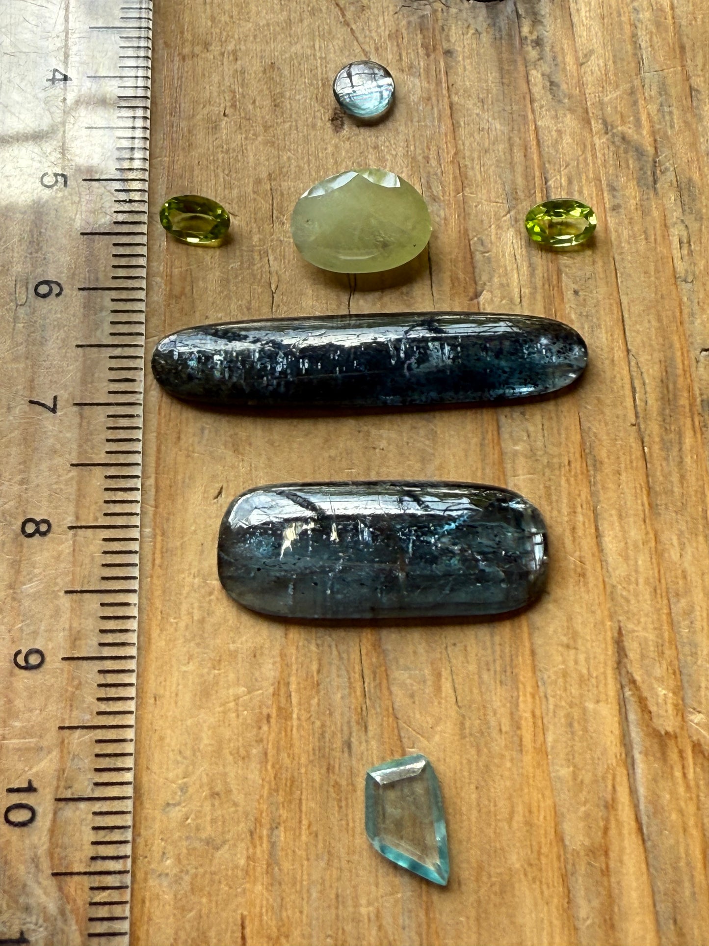 Gemstone Collection 561: Kyanite, Blue Zircon, Peridot, Grossular Green - 28 CT