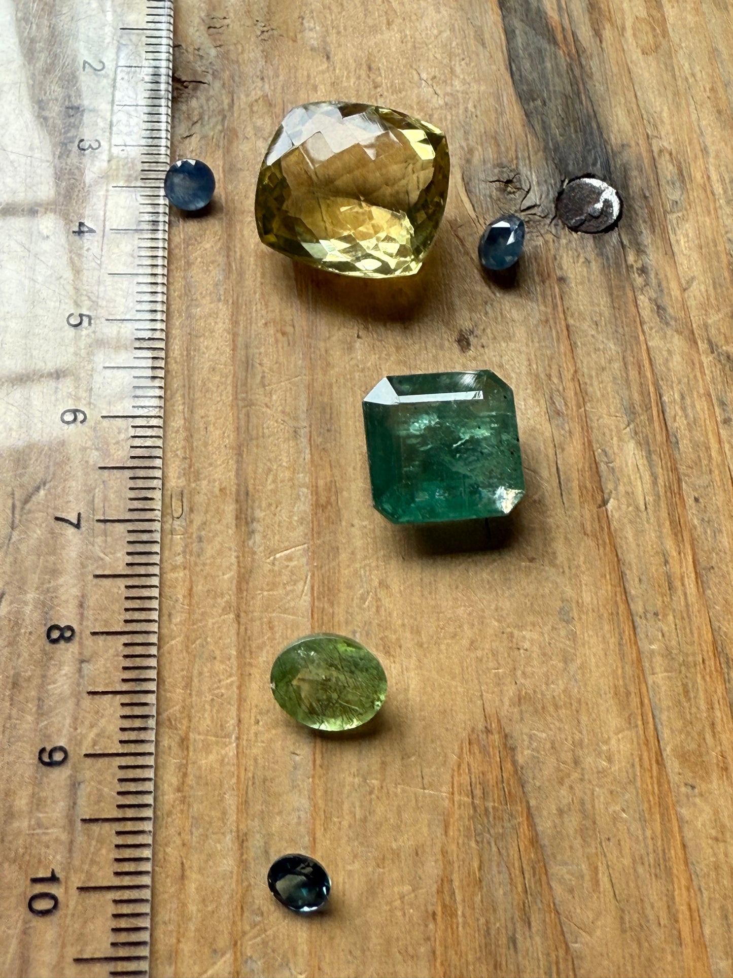 Gemstone Collection 563: Lemon Quartz, Kyanite, Blue Sapphire, Blue Topaz, Peridot - 39 CT