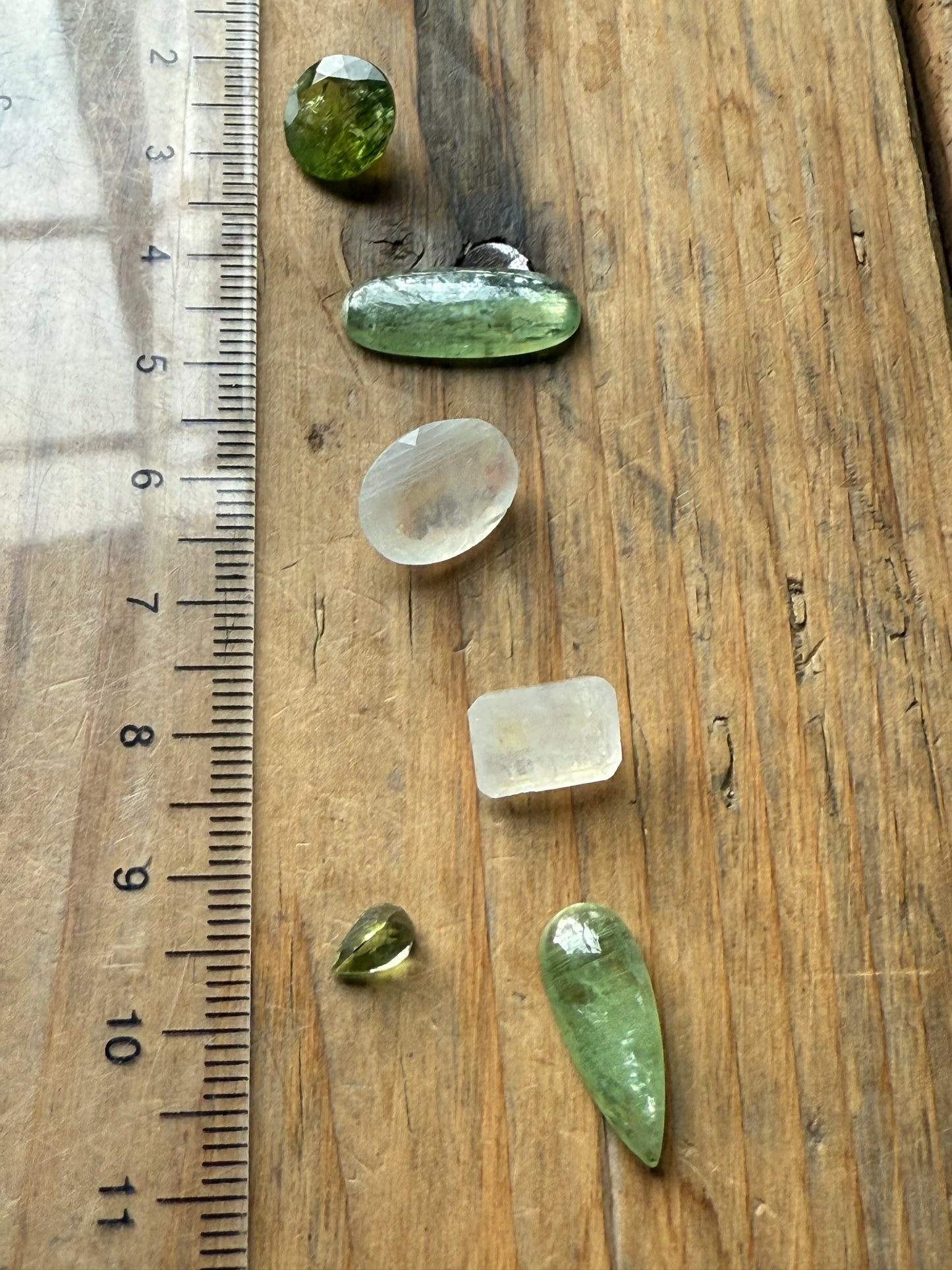 Gemstone Collection 565: Green Kyanite, Moonstone, Peridot - 23 CT