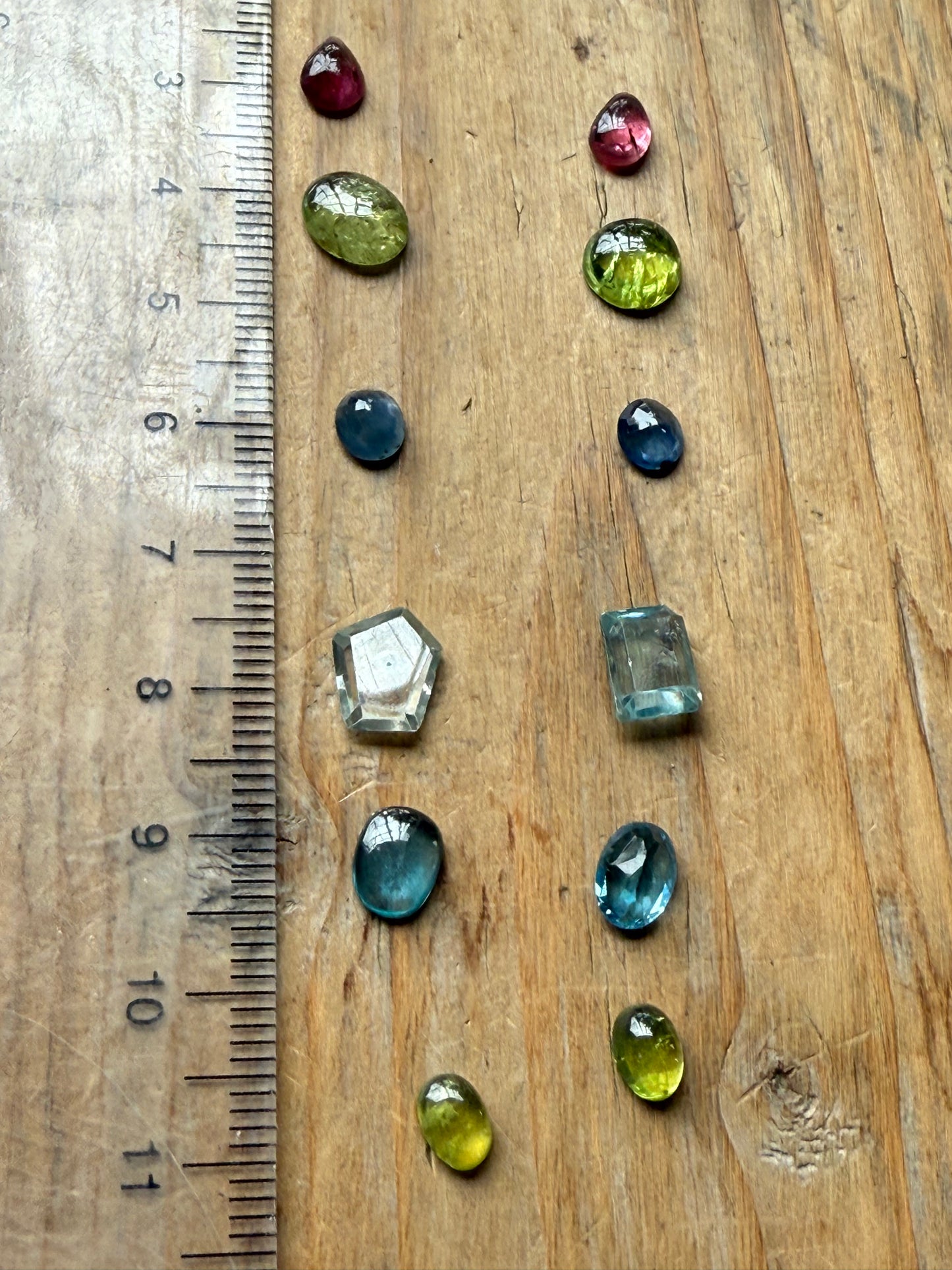 Gemstone Collection 572: Blue Zircon, Peridot, Kyanite, Green Kyanite, Rainbow Tourmaline, Blue Sapphire - 14 CT