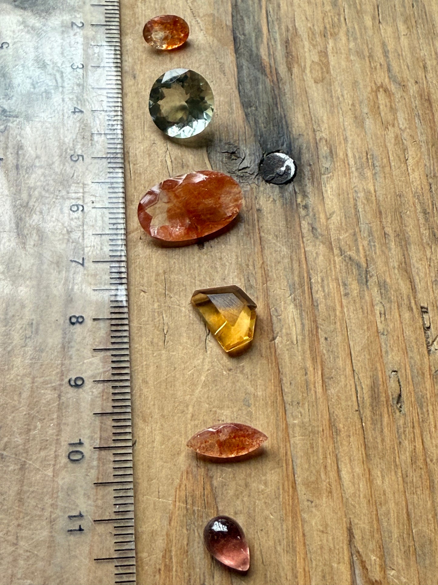 Gemstone Collection 585: Green Amethyst, Red Inclusion Quartz, Fancy Citrine, Sunstone - 19 CT