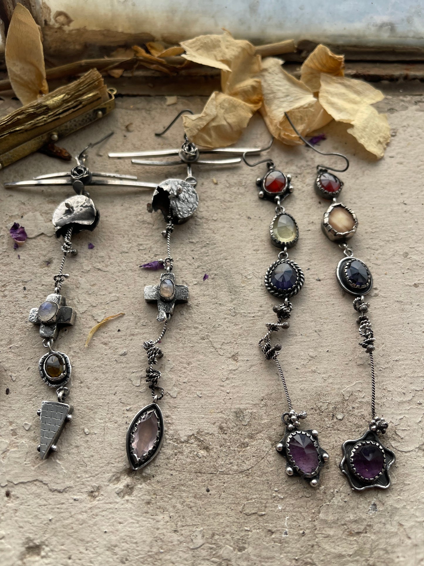 EARRINGS 12