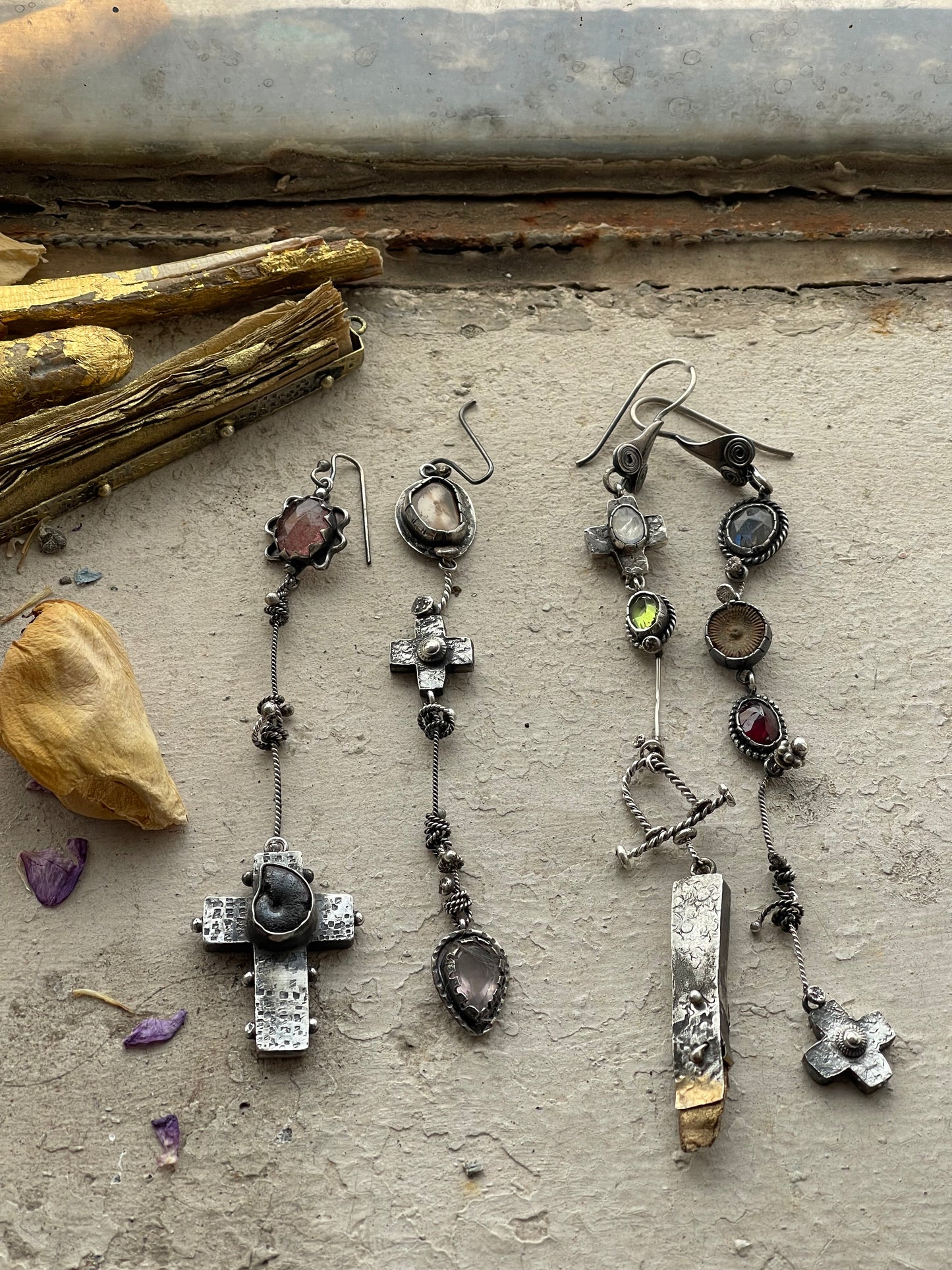 EARRINGS 16