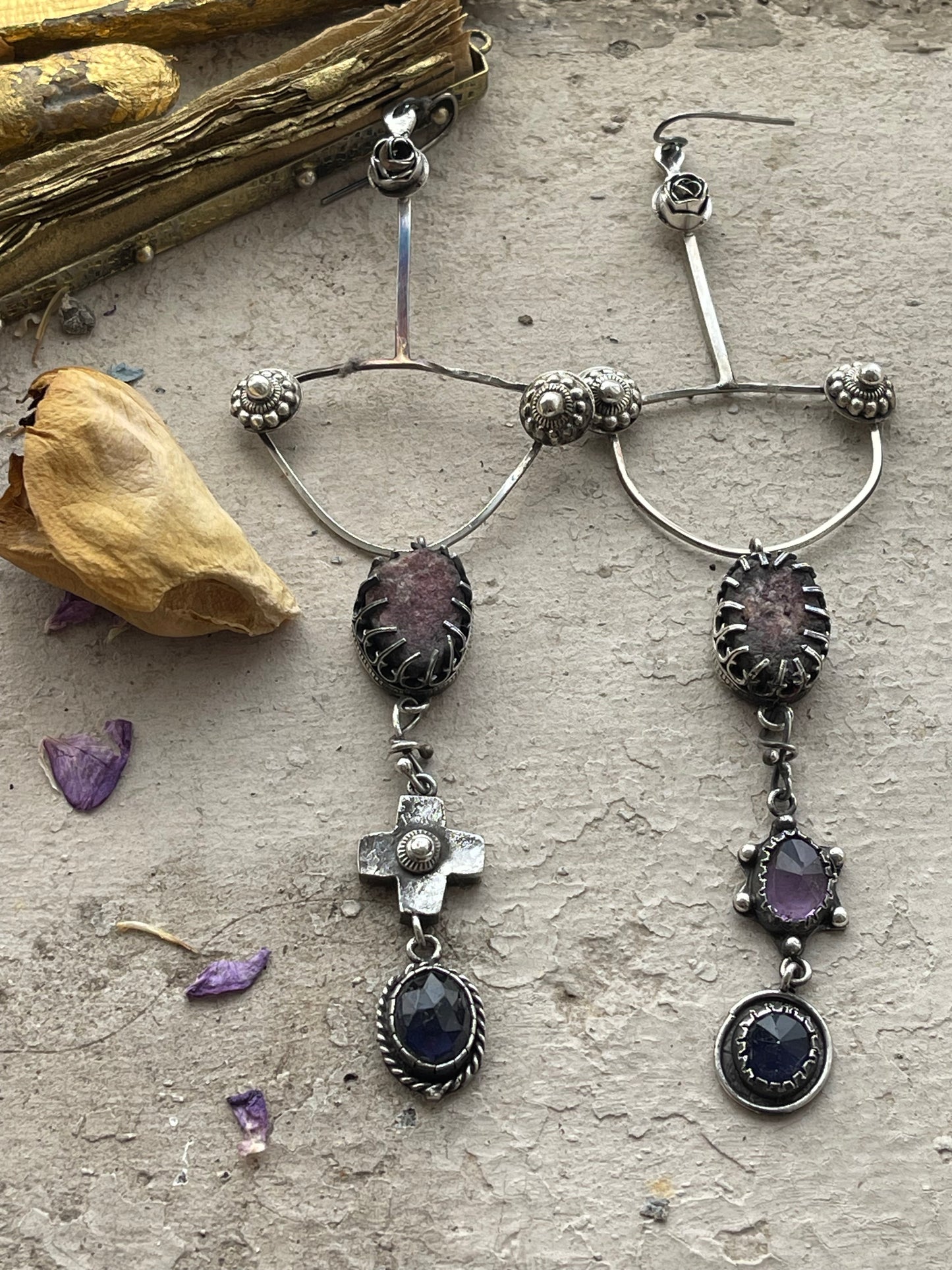 EARRINGS 18