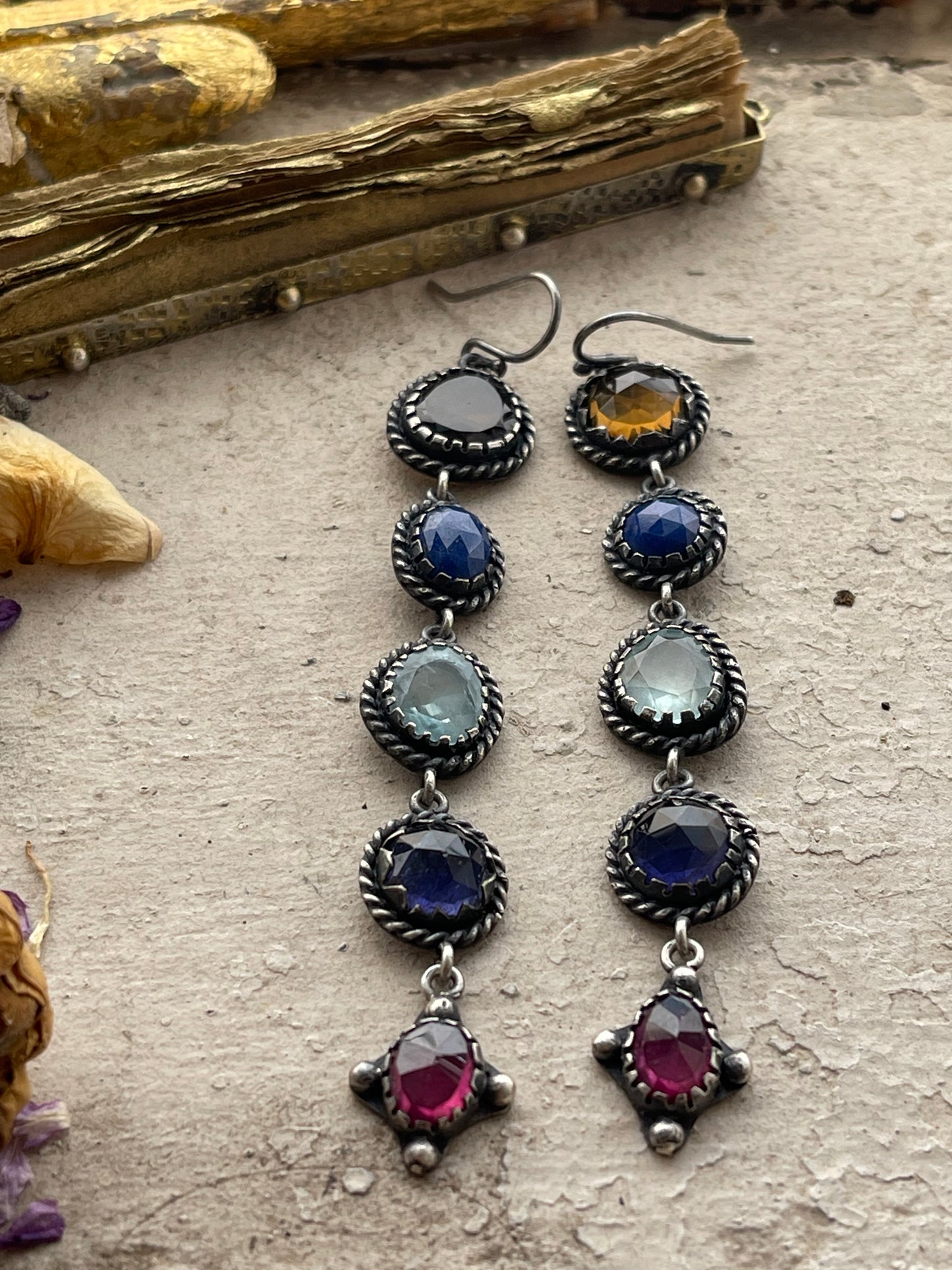 EARRINGS 20