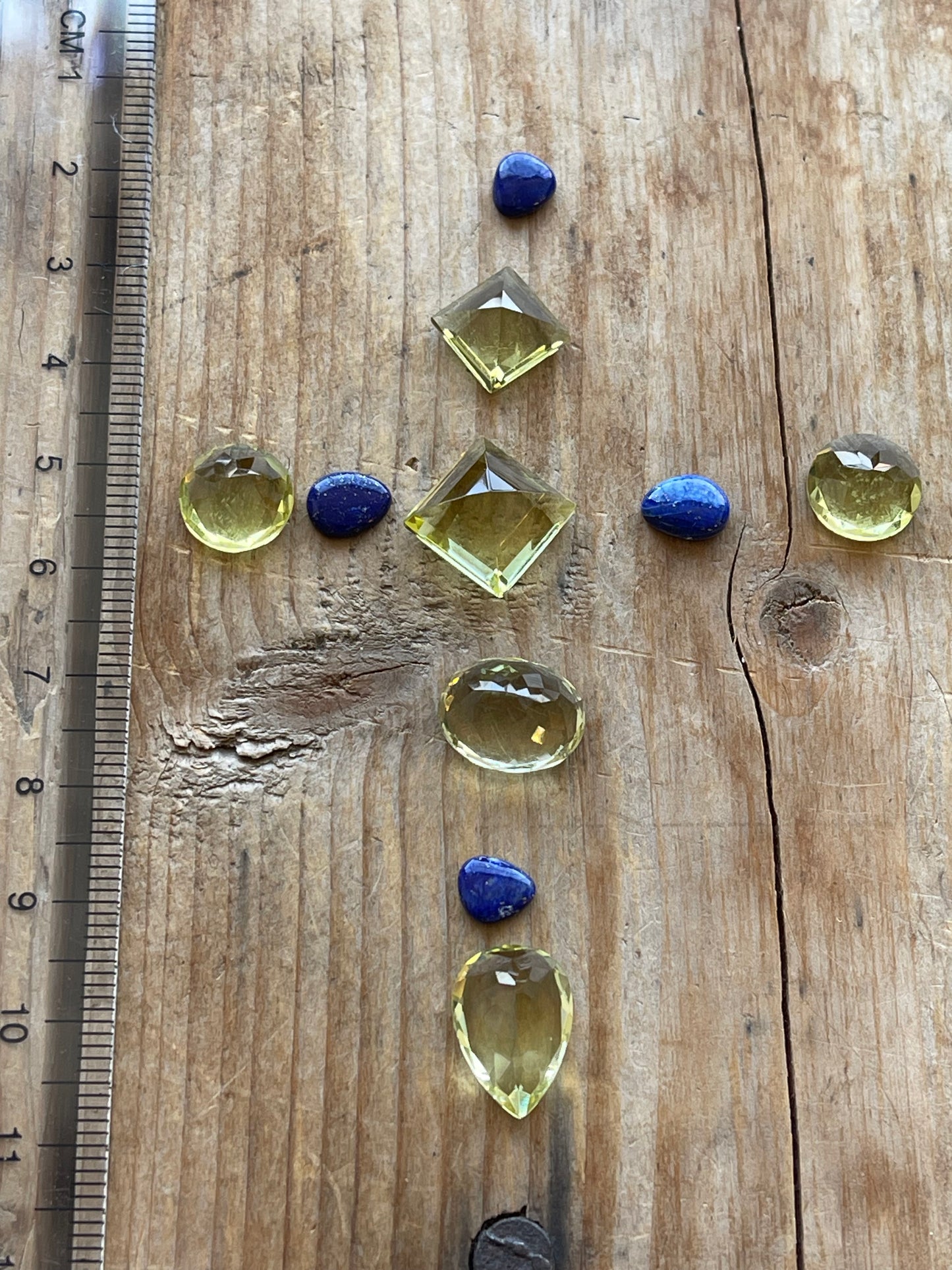 Gemstone Collection 329: Lemon Quartz, Lapis Lazuli - 32ct
