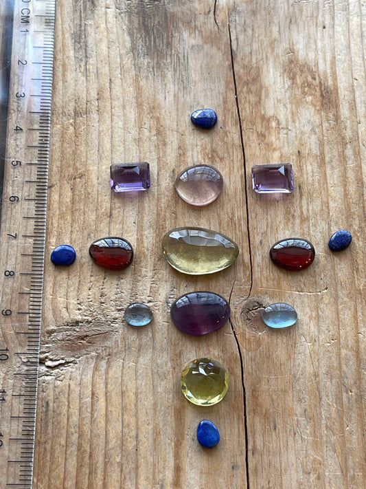 Gemstone Collection 335: hessonite, Lemon Quartz, amethyst, fluorite, Lapis Lazuli, rainbow tourmaline - 40ct