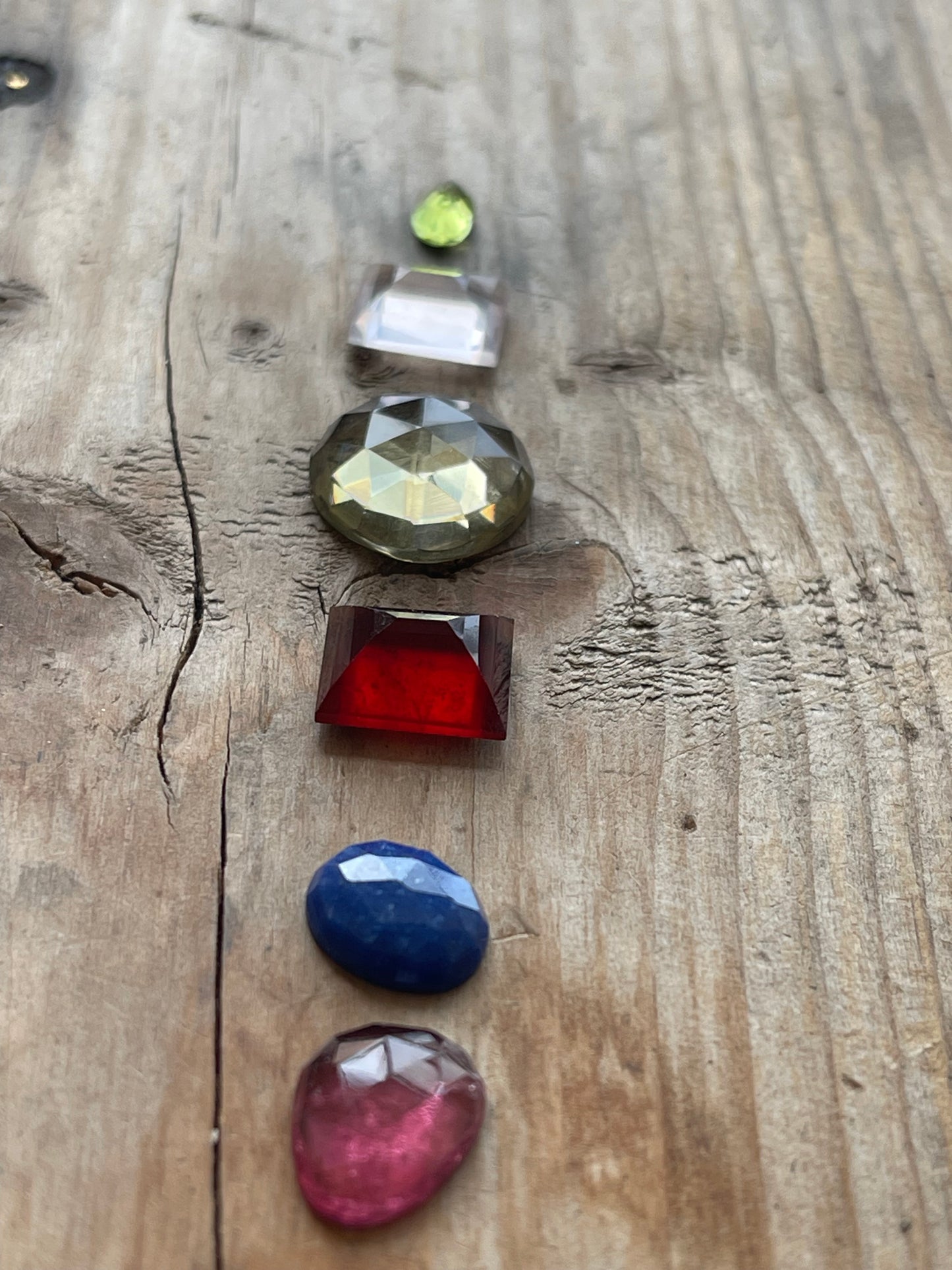 Gemstone Collection 35: Lapis Lazuli, Rainbow Tourmaline, Lemon Quartz, Peridot, Hessonite - 21CT
