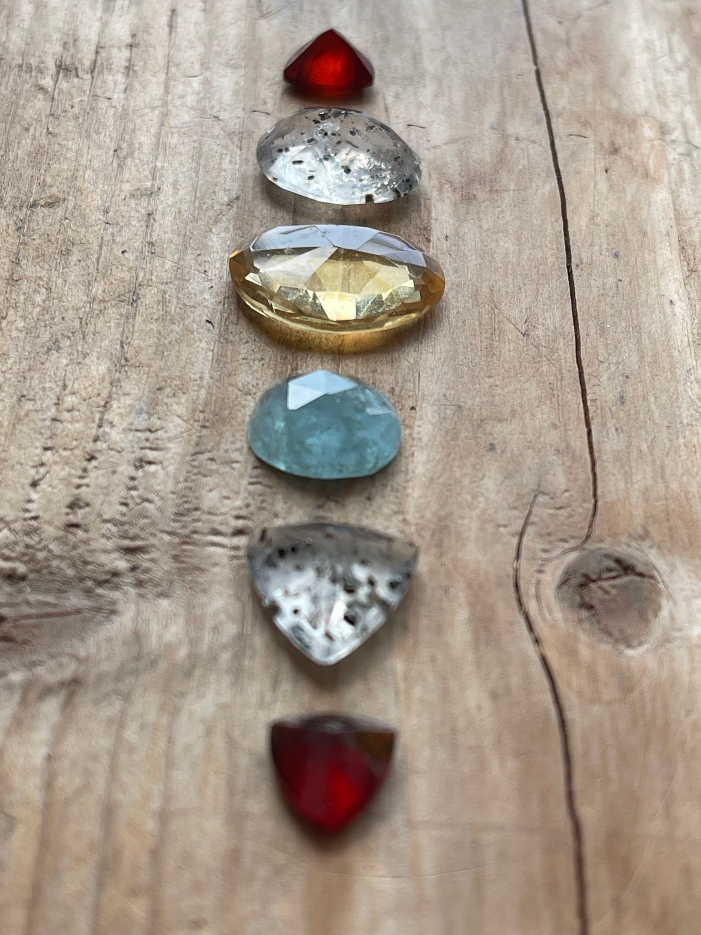 Gemstone Collection 55: Speckled Agate, Aquamarine, Hessonite, Citrine - 21CT