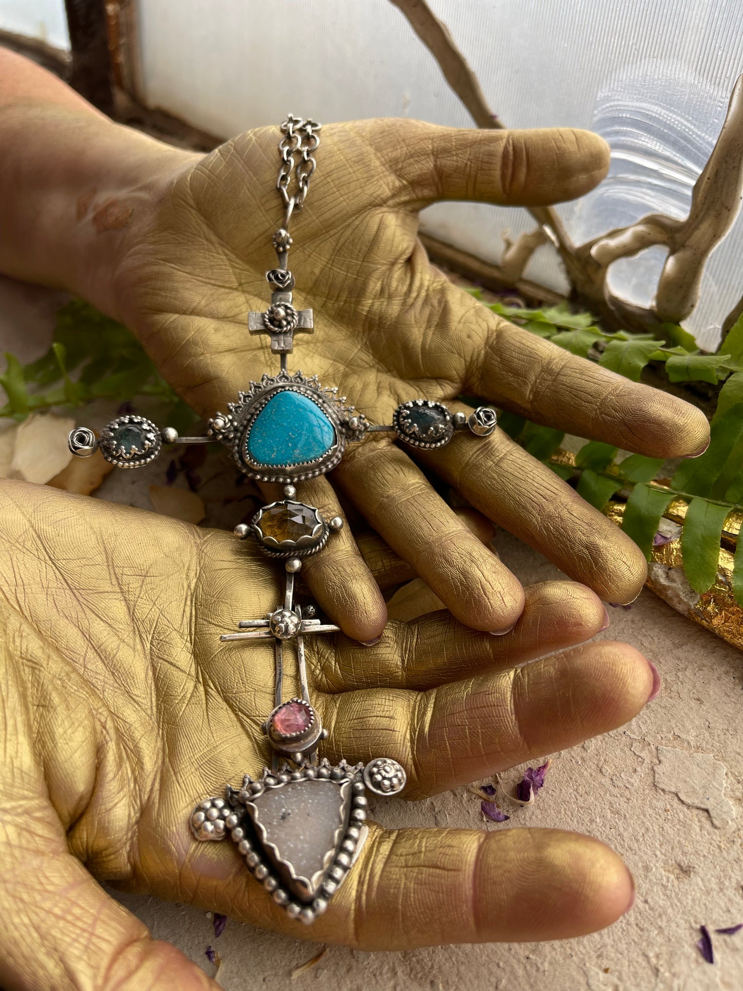NECKLACE 06 : POWER PIECE
