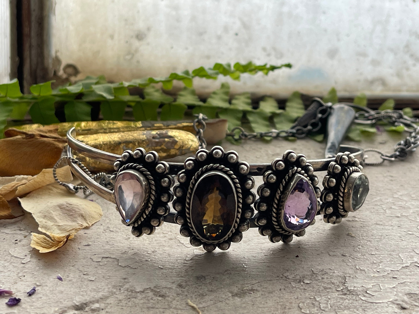 NECKLACE 12 : QUEEN GEMS CHOKER