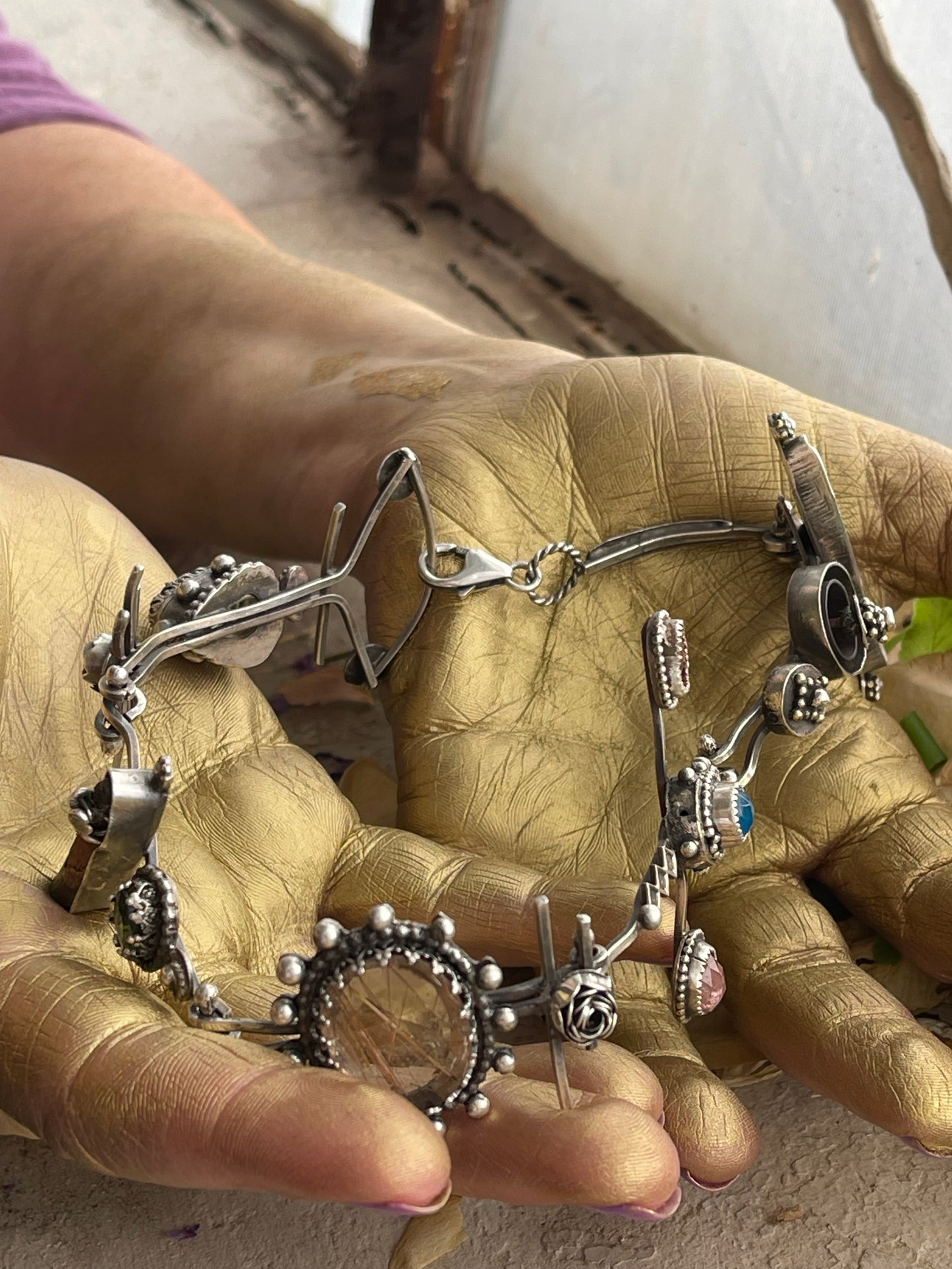 NECKLACE 16 : OBJECTS CHOKER