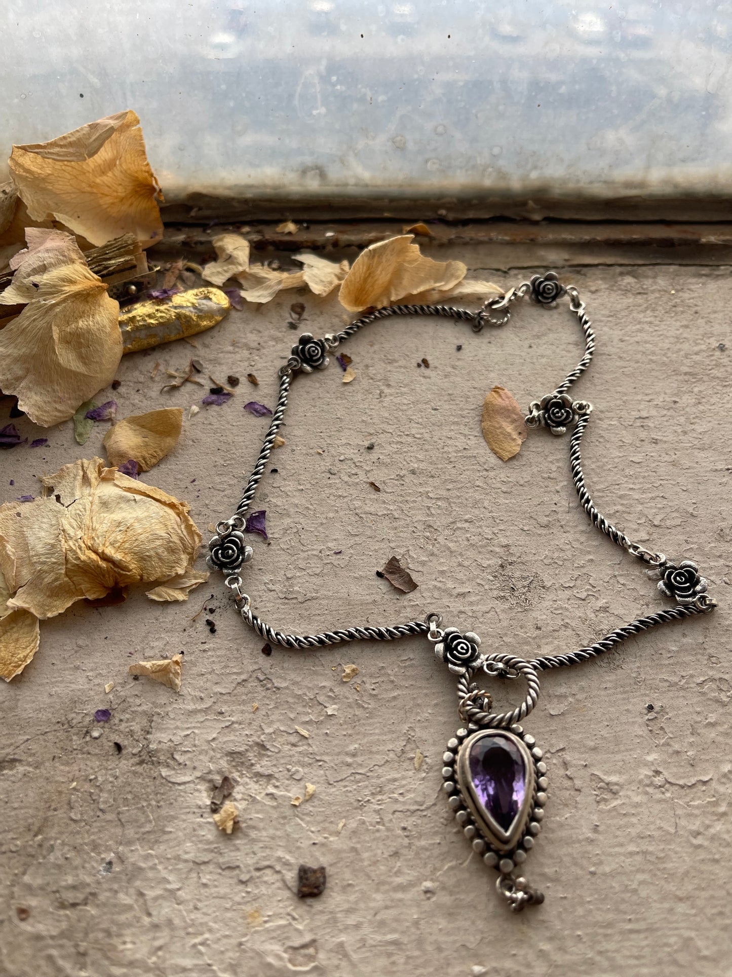 NECKLACE 22