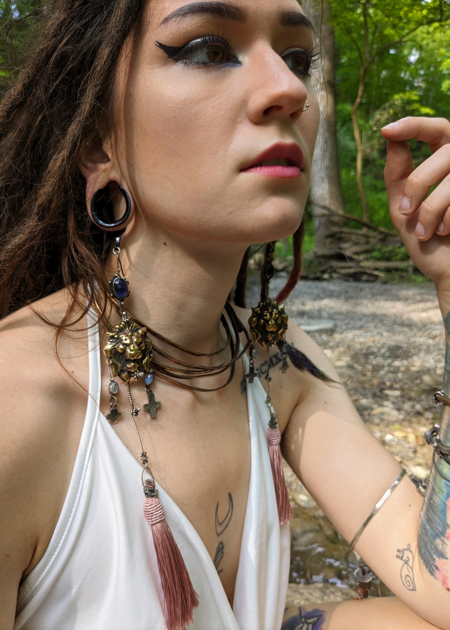 NECKLACE 19: CHOKER STACK
