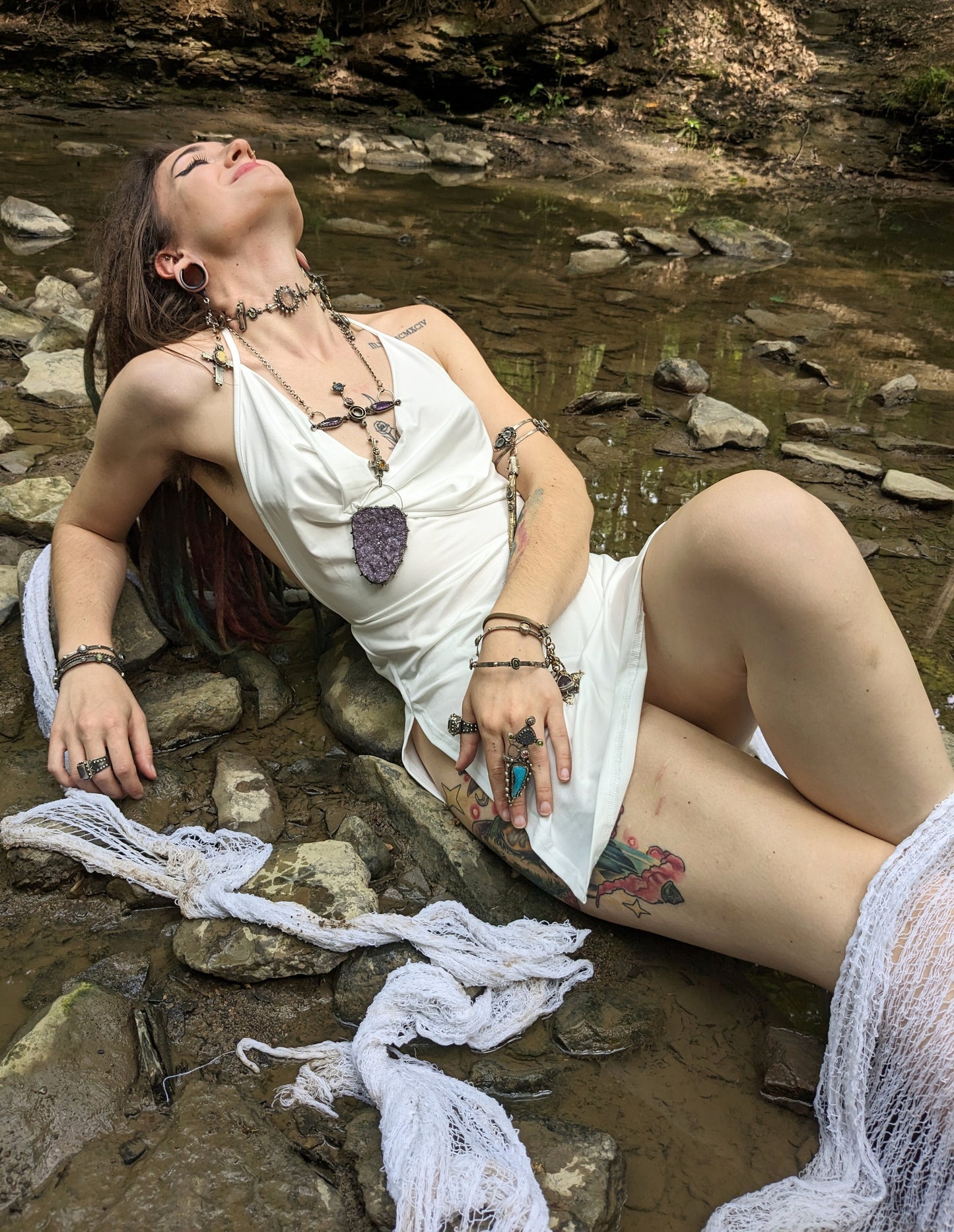 NECKLACE 16 : OBJECTS CHOKER