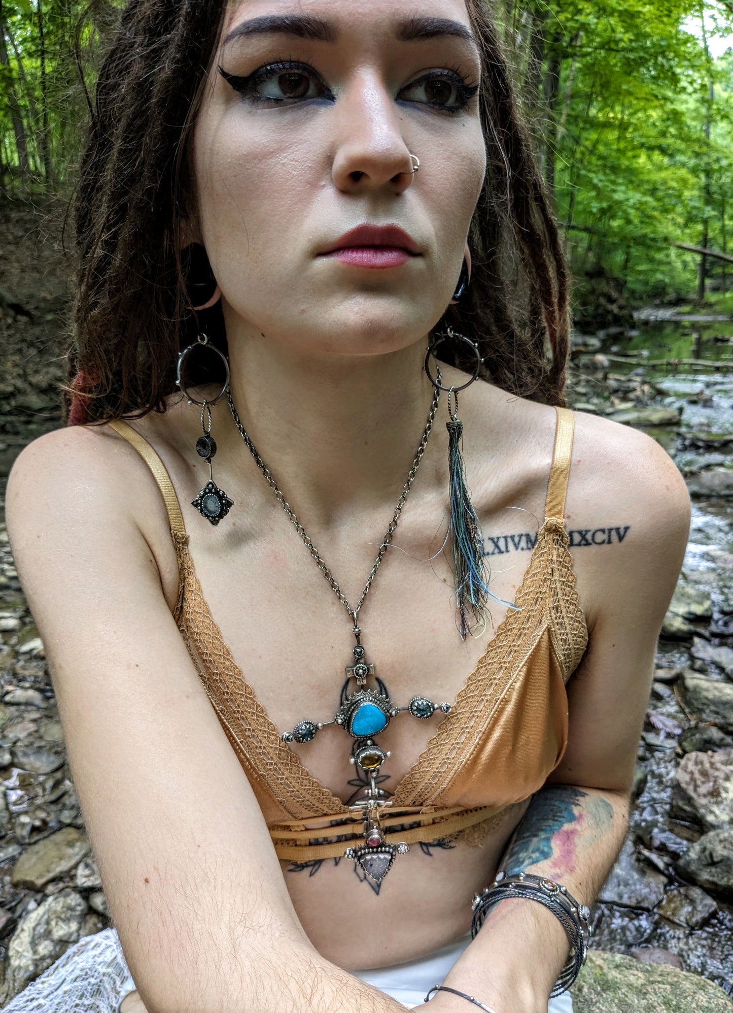 NECKLACE 06 : POWER PIECE