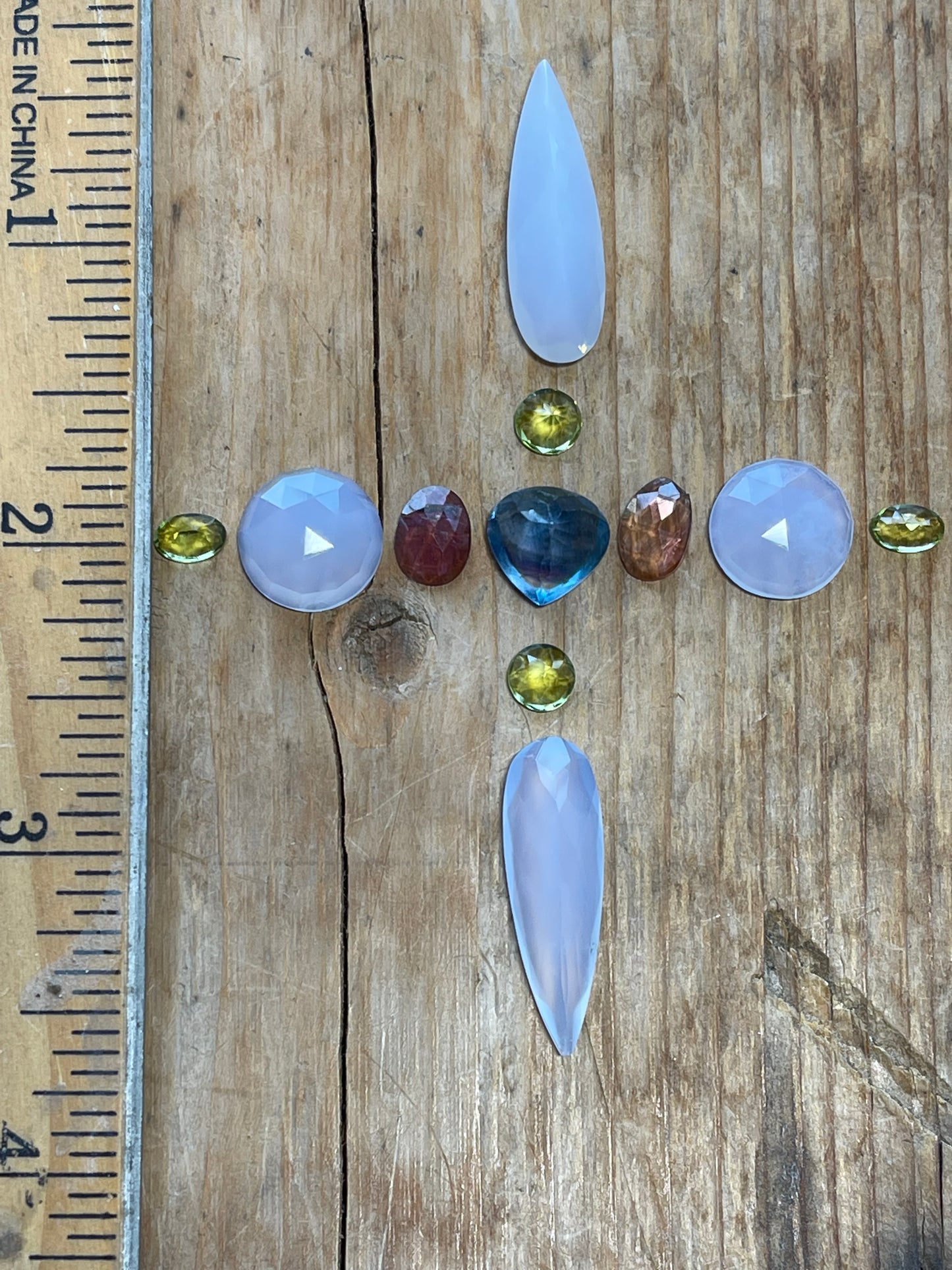 GEMSTONE COLLECTION 658: CHALCEDONY, FLUORITE, RAINBOW TOURMALINE, PERIDOT - 30CT