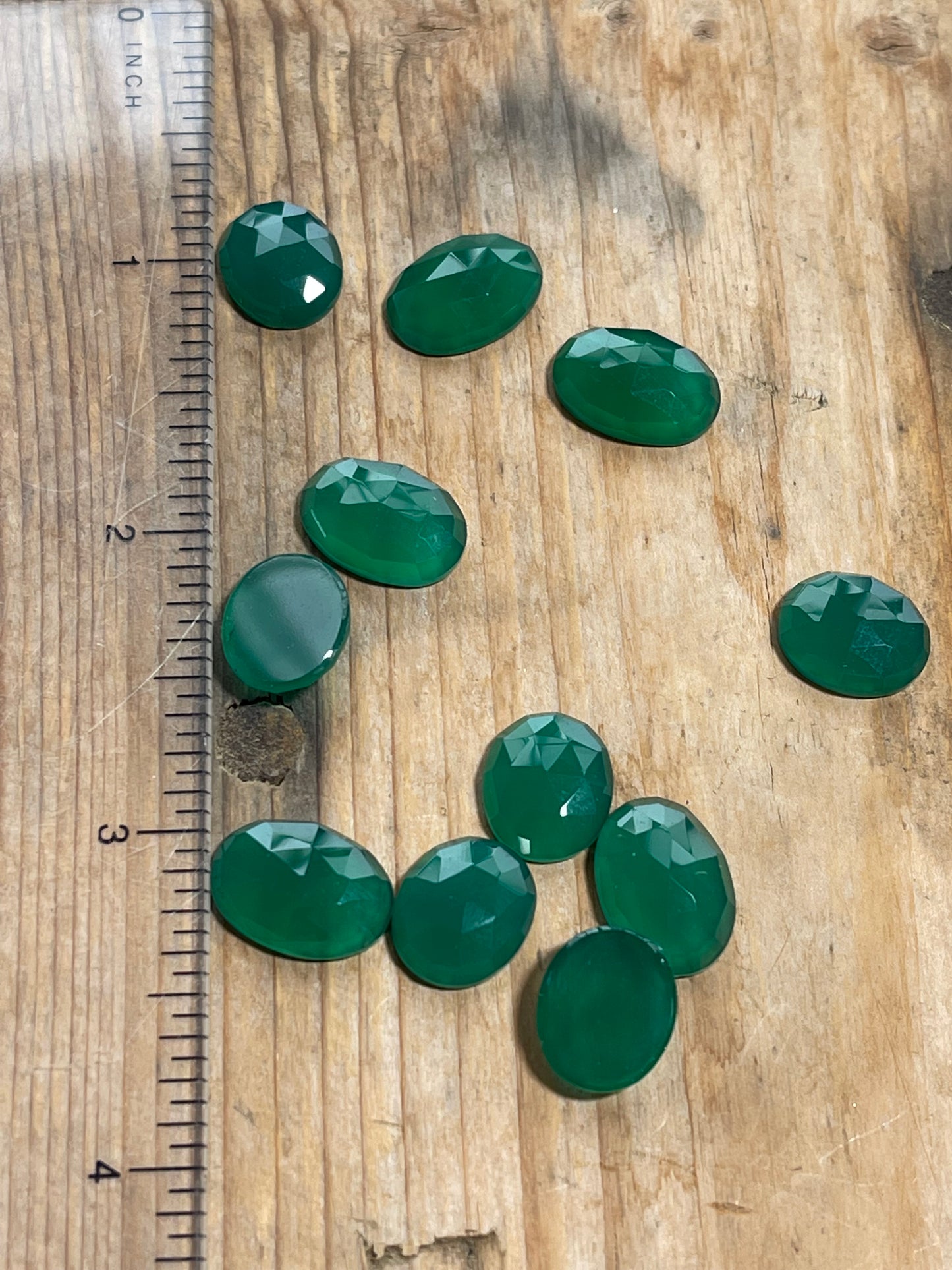 Gemstone Collection 540 - Green Onyx 39CT