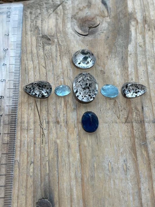 Gemstone Collection 550: Clear Speckled Agate, Iolite, Aquamarine - 30CT (G550)