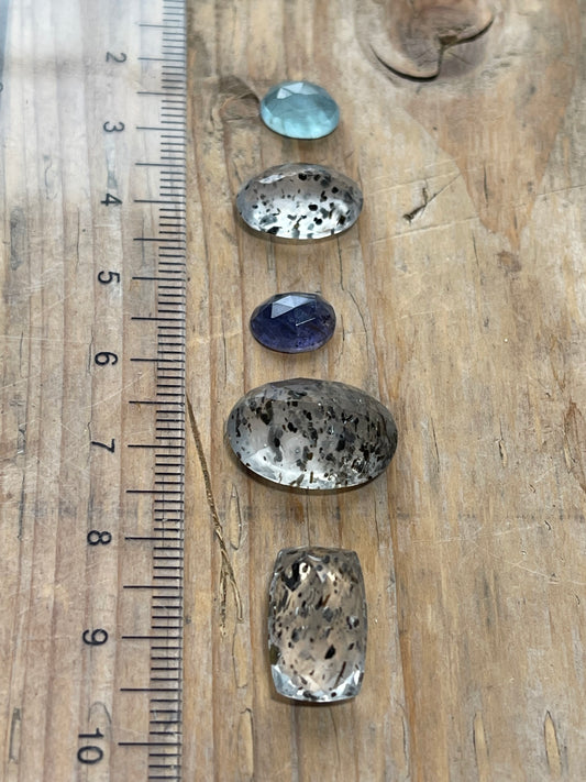 Gemstone Collection 556: Clear Speckled Agate, Aquamarine, Iolite - 25CT (G556)