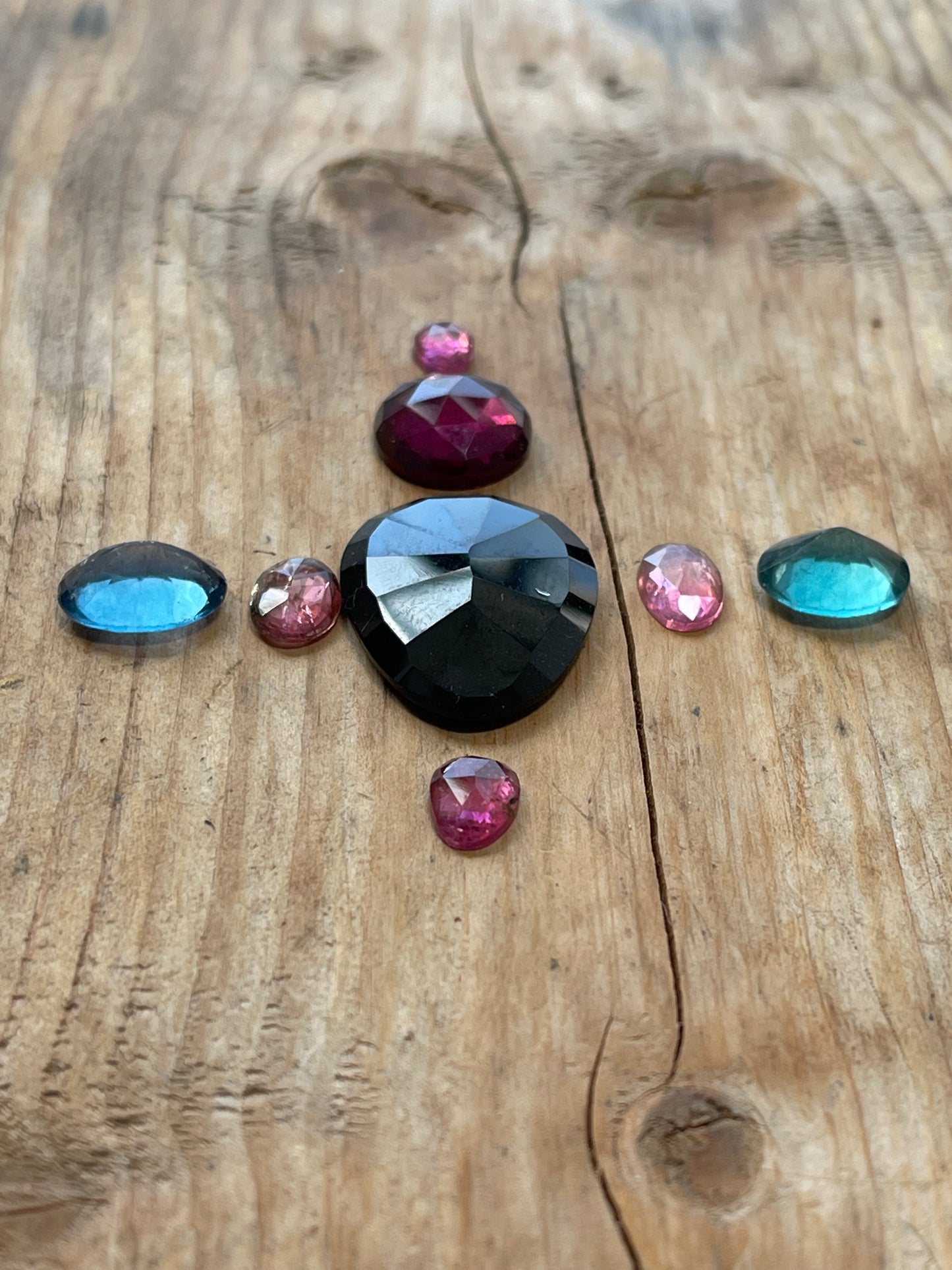 Gemstone Collection 640 - Black Onyx, Rhodolite Garnet, Fluorite, Rainbow Tourmaline - 34CT