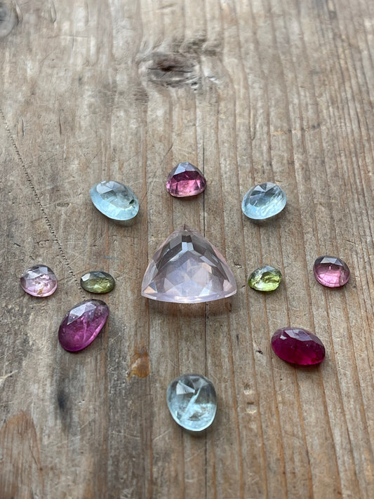 Gemstone Collection 185: Rose Quartz, Rainbow Tourmaline, Aquamarine, Peridot (18 CT)