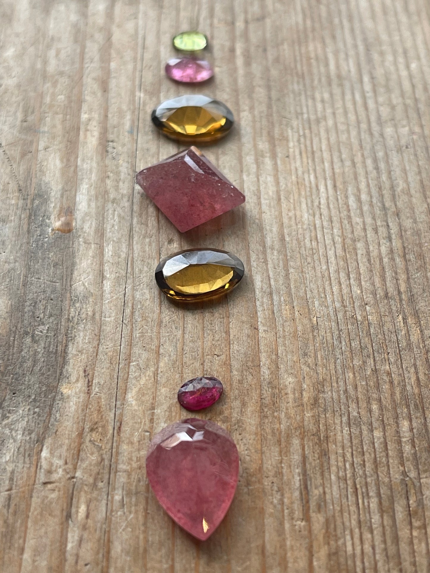 Gemstone Collection 190: Cherry Quartz, Honey Quartz, Peridot (24 CT)