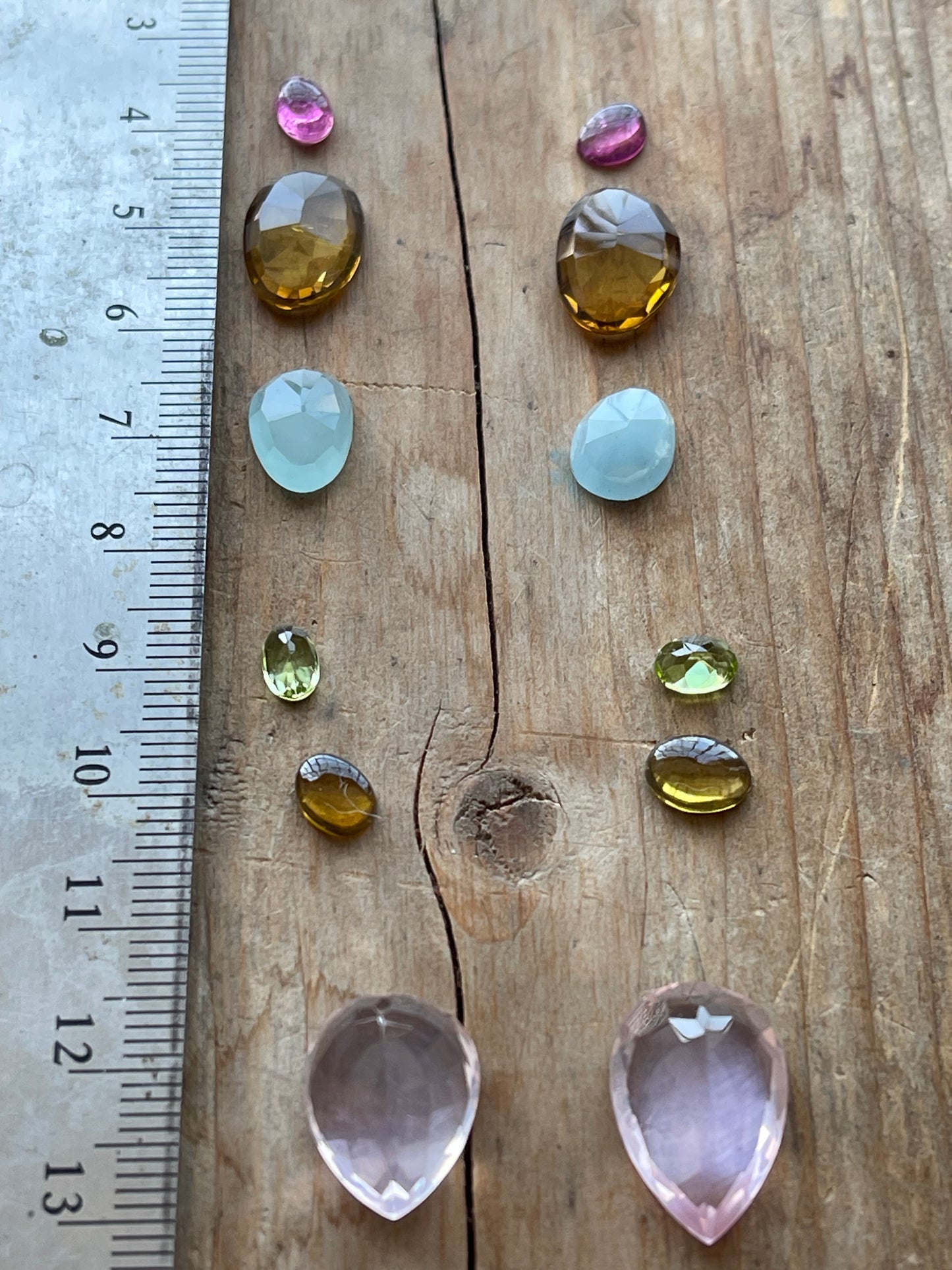 Gemstone Collection 25: Rose Quartz, Honey Quartz, Aquamarine, Peridot, Rainbow Tourmaline (29CT)