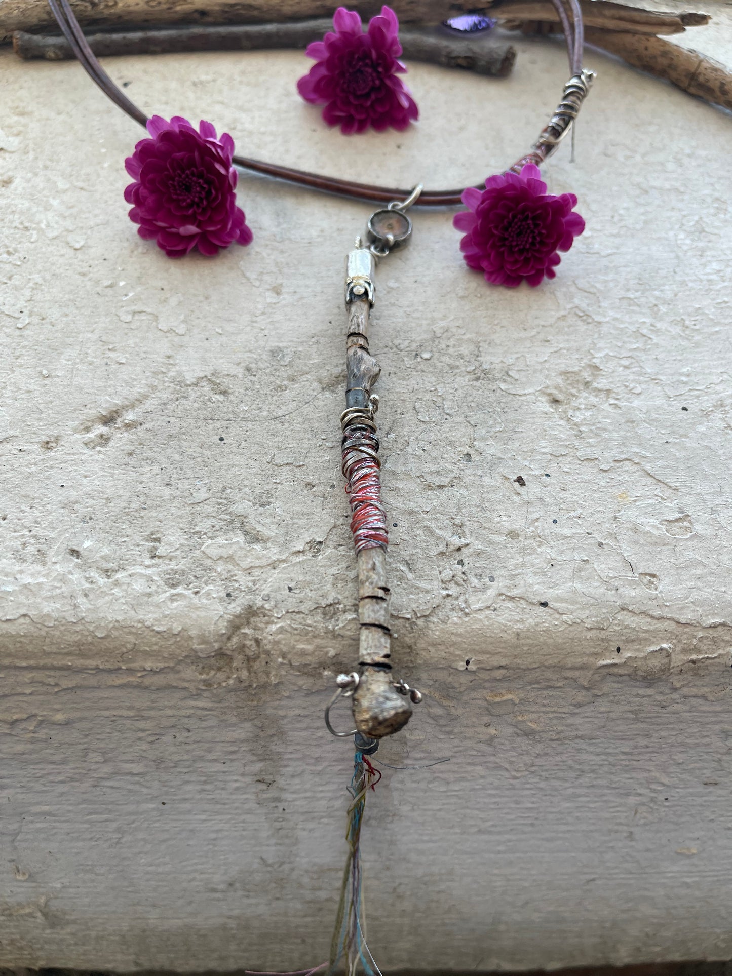 NECKLACE 32: LEATHER CHOKER WITH STICK AND RED STRING