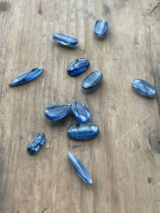 Gemstone Collection 337: Kyanite - 29CT
