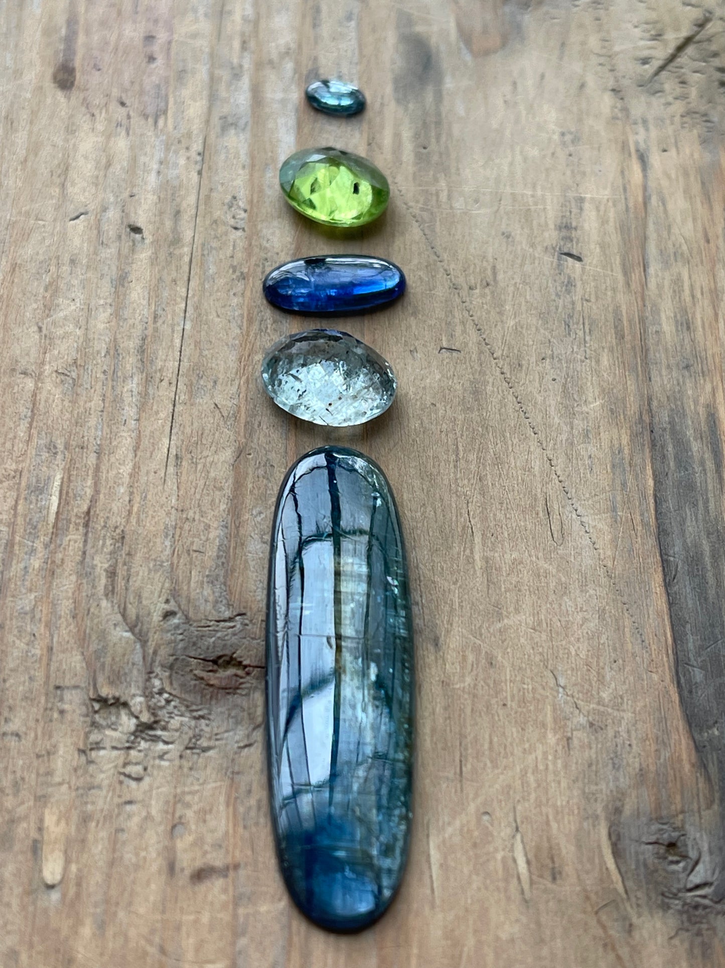 Gemstone Collection 370: Kyanite, Aquamarine, Prehnite - 29CT