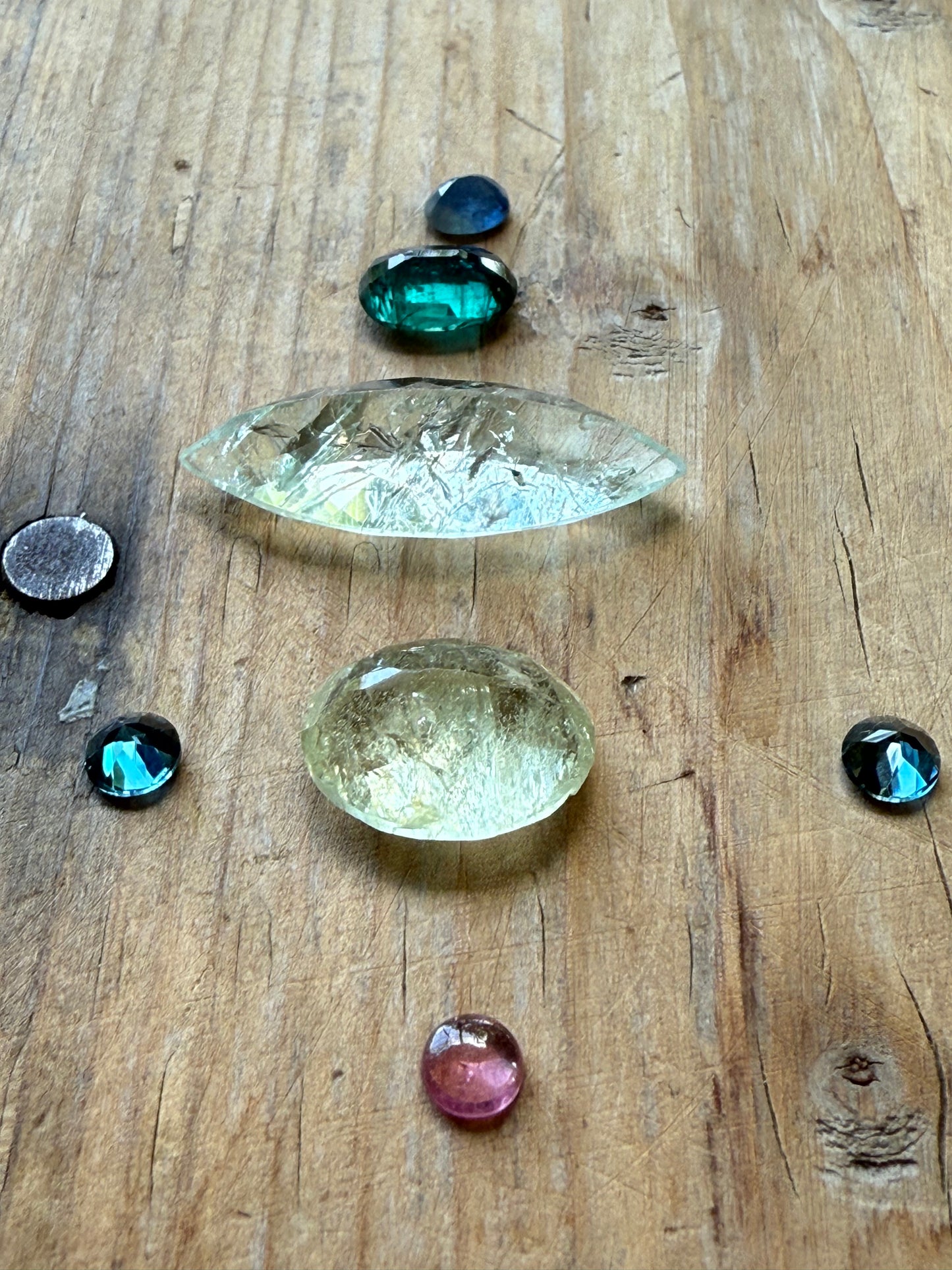 Gemstone Collection 501 - Mixed Beryl, Fluorite, Kyanite, Blue Sapphire - 33 CT