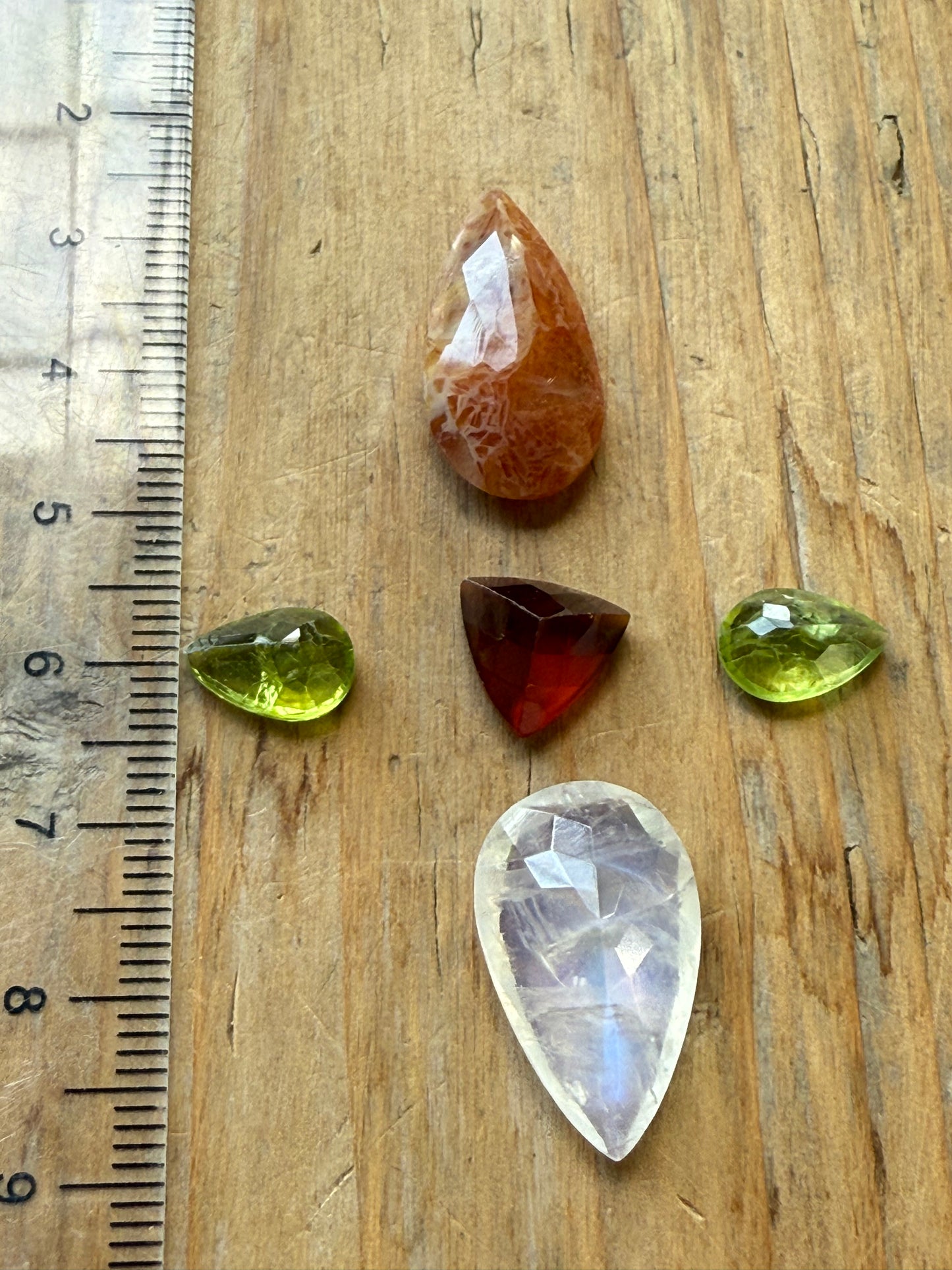 Gemstone Collection 507: Moonstone, Red Inclusion Quartz, Peridot, Hessonite - 29 CT