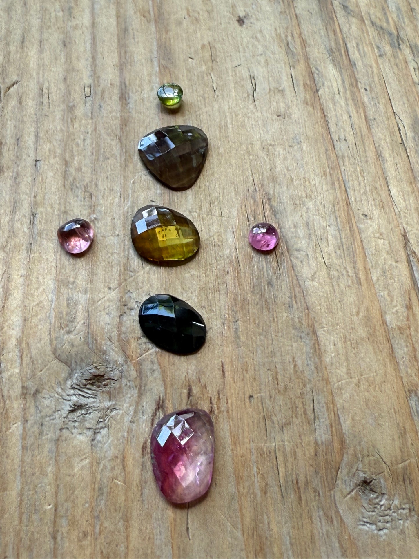 Gemstone Collection 509: Rainbow Tourmaline - 10 CT