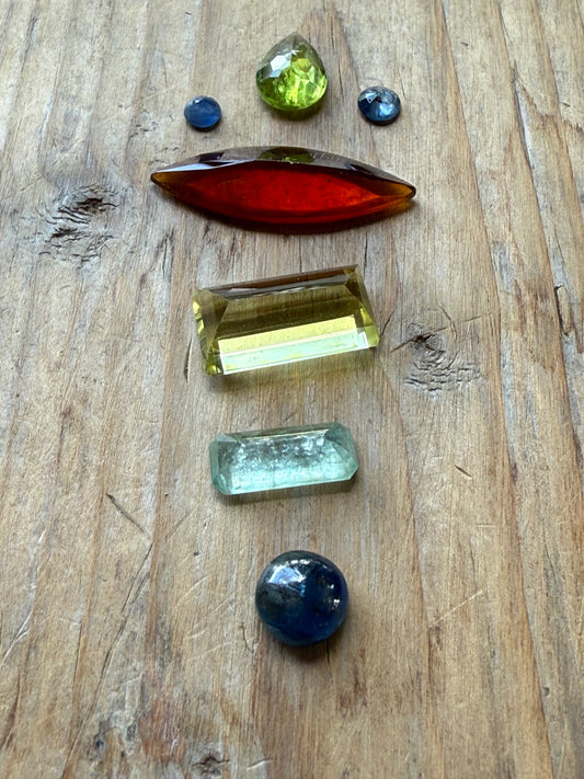 Gemstone Collection 515: Lemon Quartz, Hessonite, Rainbow Tourmaline, Blue Sapphire, Peridot, Kyanite - 27 CT