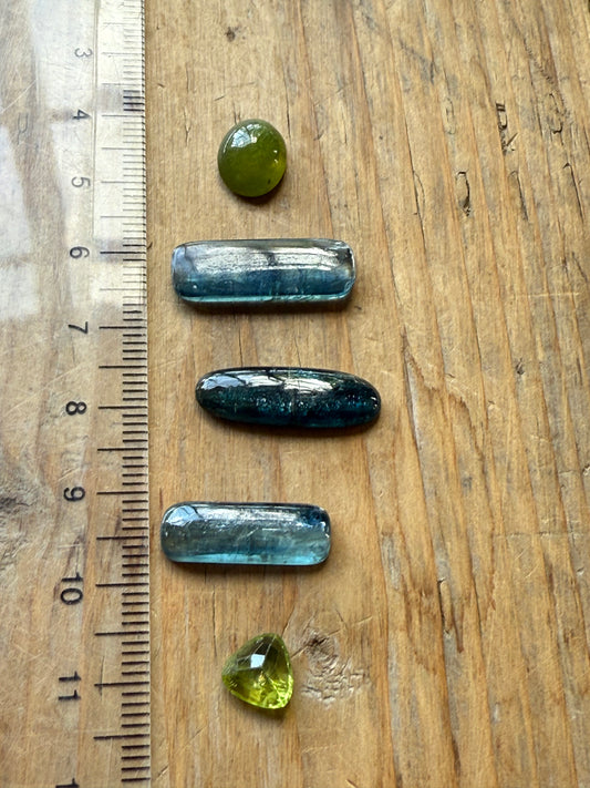 Gemstone Collection 528: Kyanite, Peridot - 28 CT