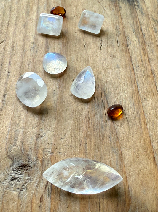 Gemstone Collection 535: Moonstones, Citrine - 29 CT