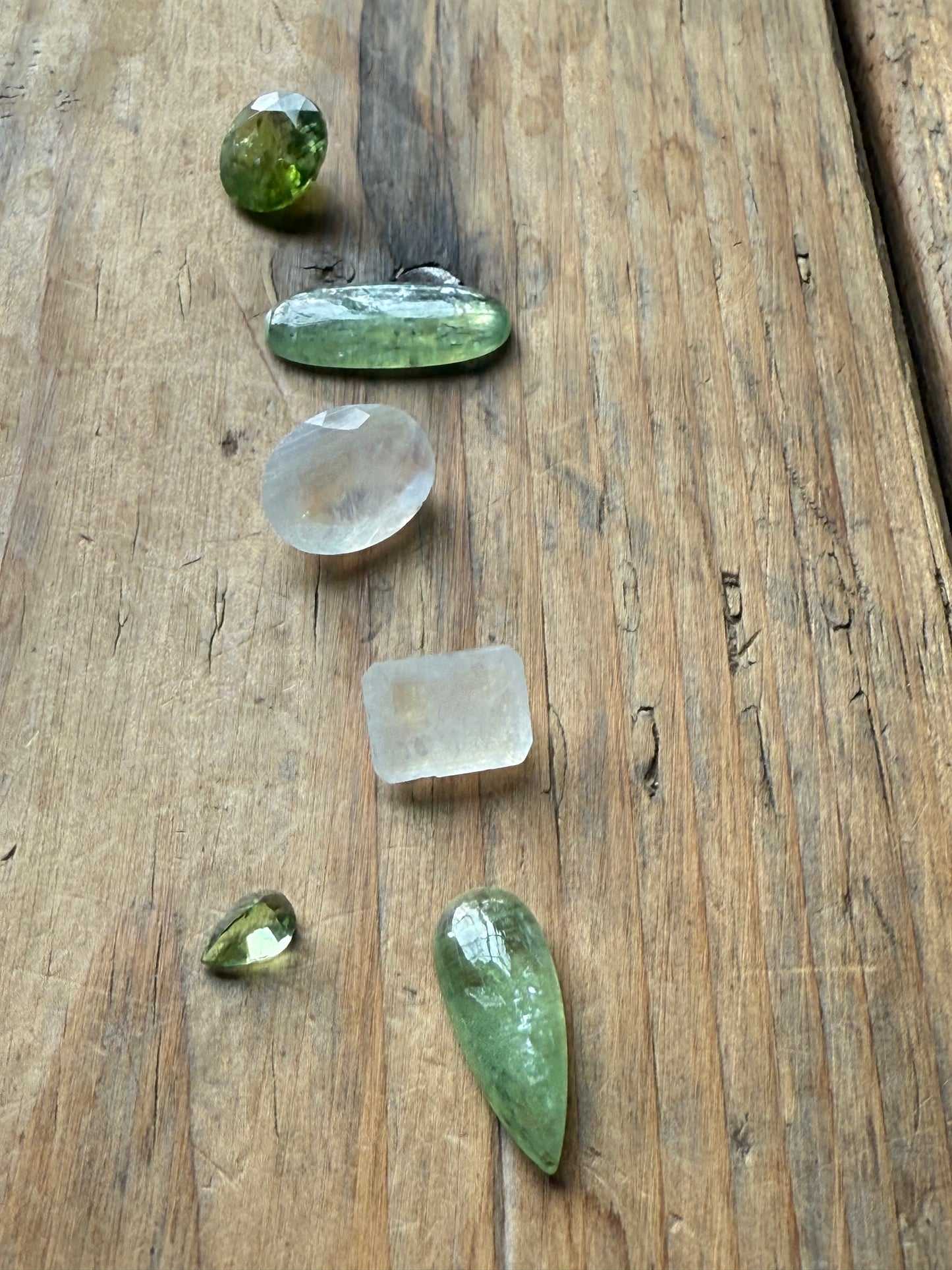 Gemstone Collection 565: Green Kyanite, Moonstone, Peridot - 23 CT
